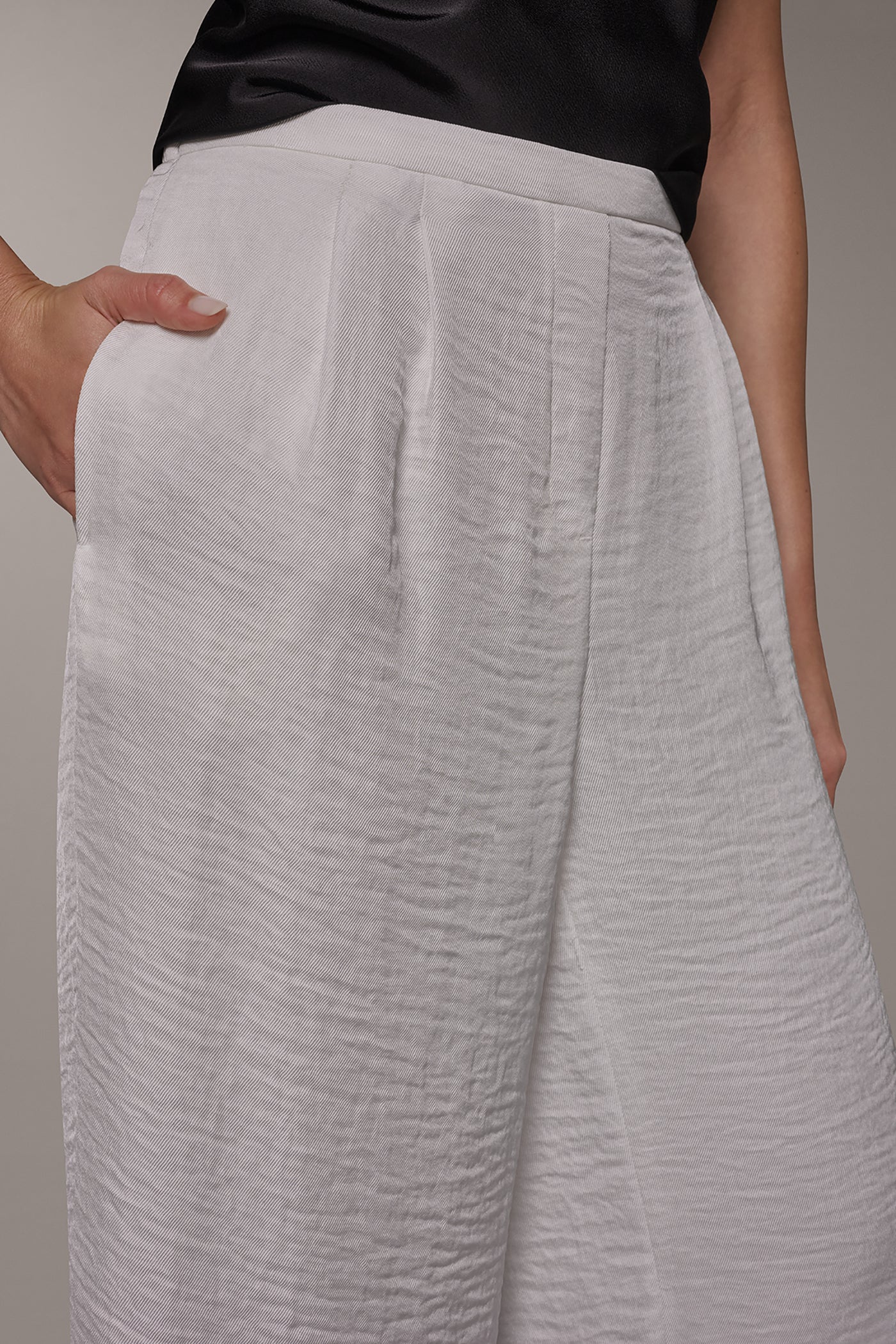 EXTRA HIGH-RISE PLEATED RELAXED PULL-ON PANT VIEW 4 | New clothing