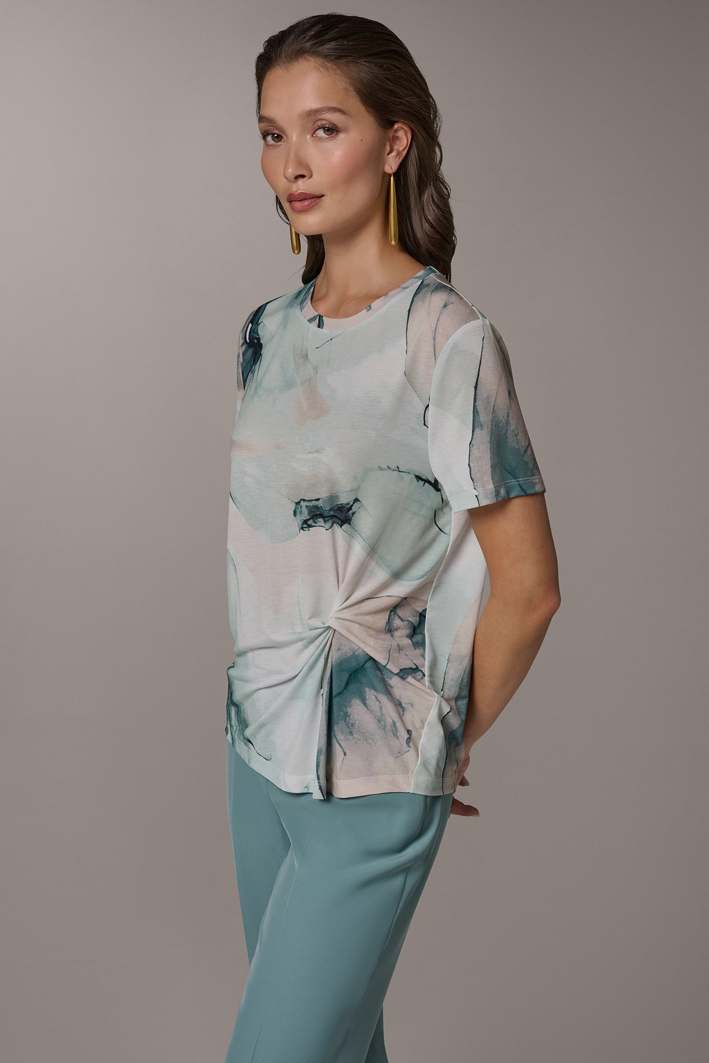 STRIPED GOLD-TONE EMBELLISHED SHOULDER T-SHIRT VIEW 3 | New clothing