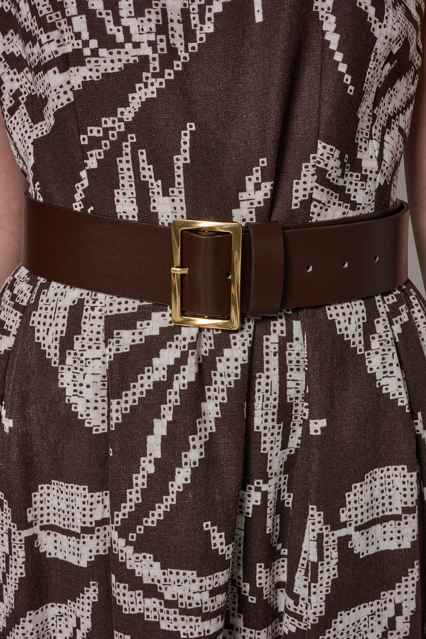 SLEEVELESS SQUARE NECK PRINTED BELTED MIDI FIT AND FLARE DRESS VIEW 5 | Select Dresses