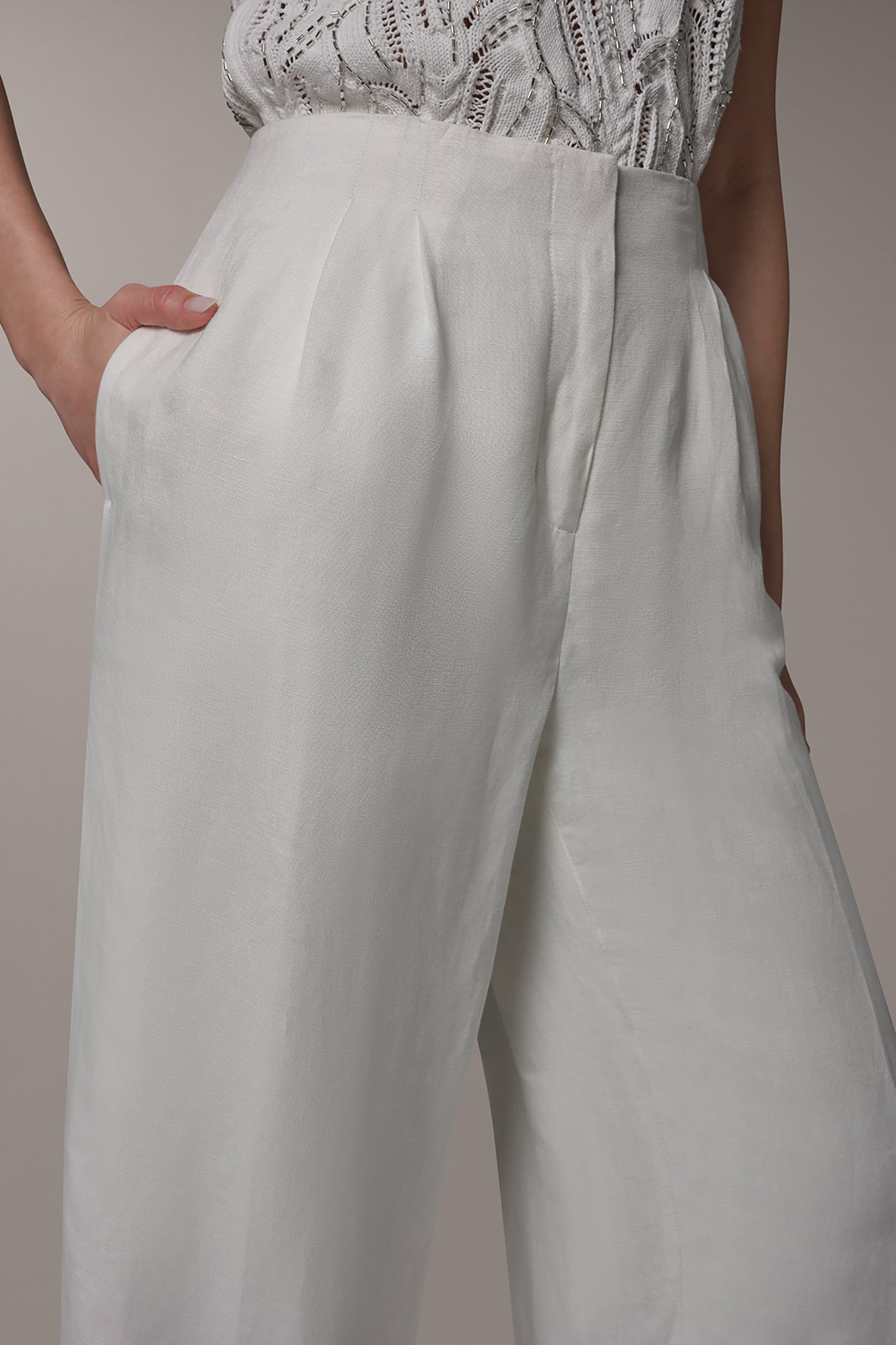 HIGH-RISE WIDE-LEG PANT VIEW 4 | Pants