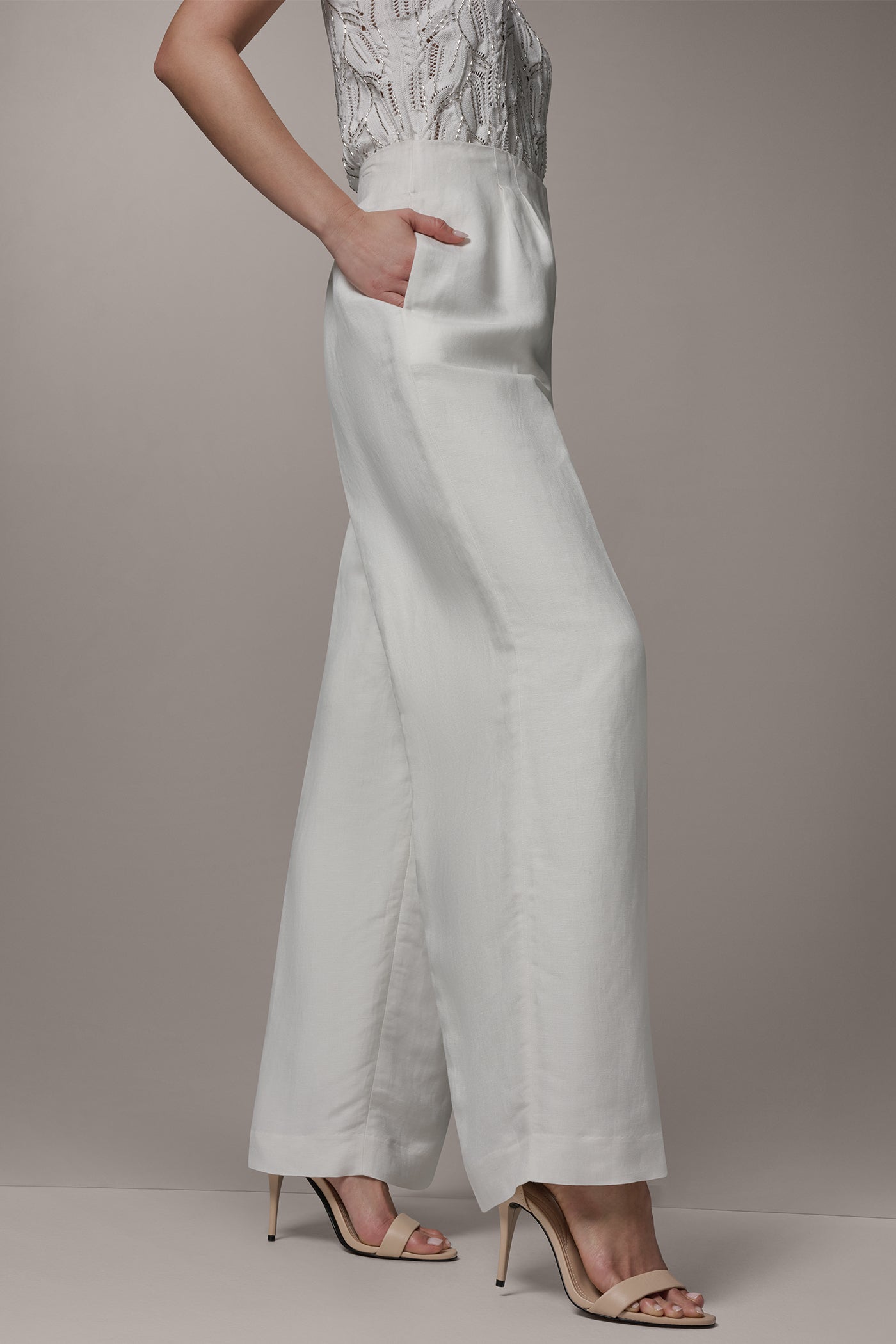 HIGH-RISE WIDE-LEG PANT VIEW 3 | Pants