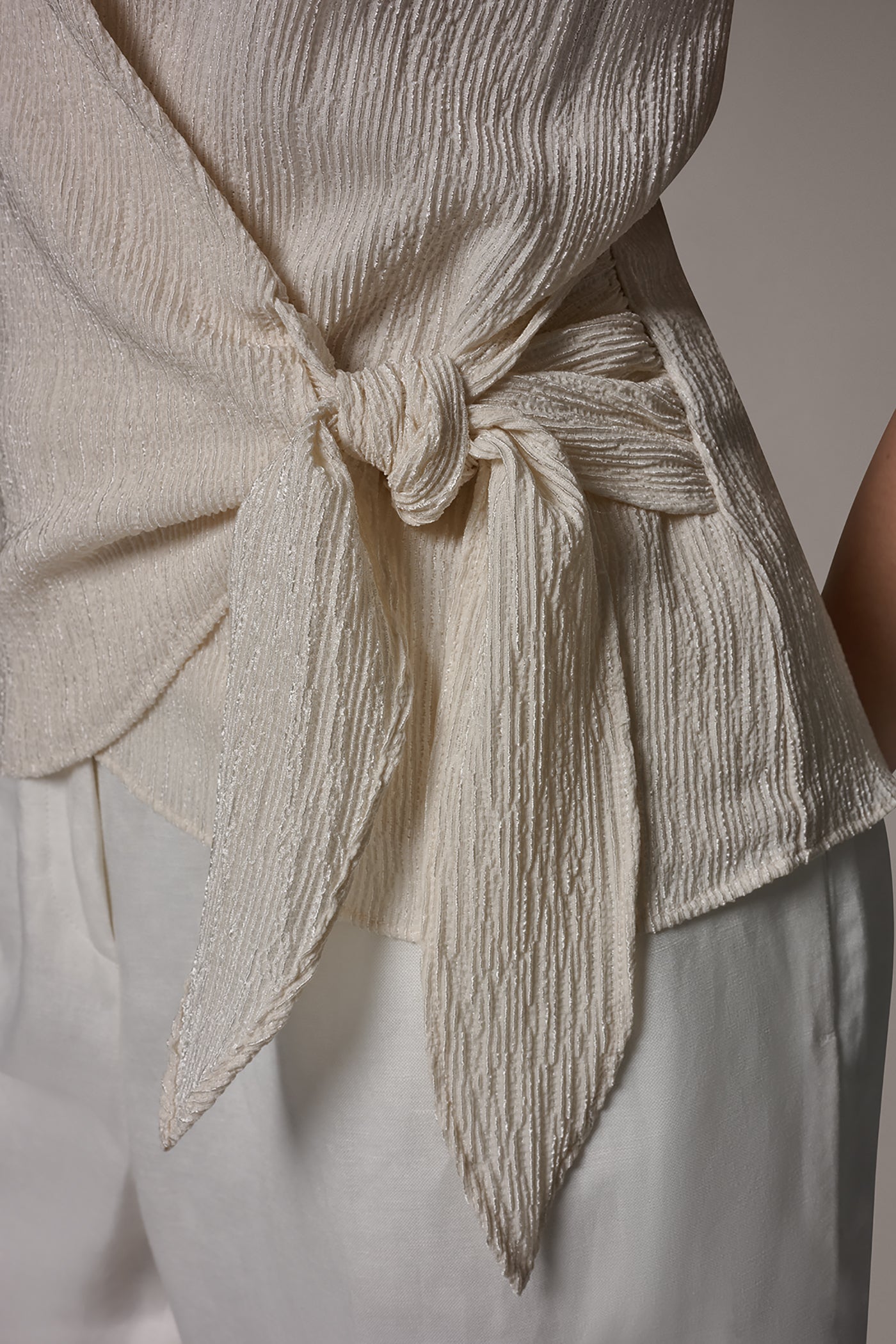 WRAP-EFFECT CRINKLE TOP VIEW 5 | Tops