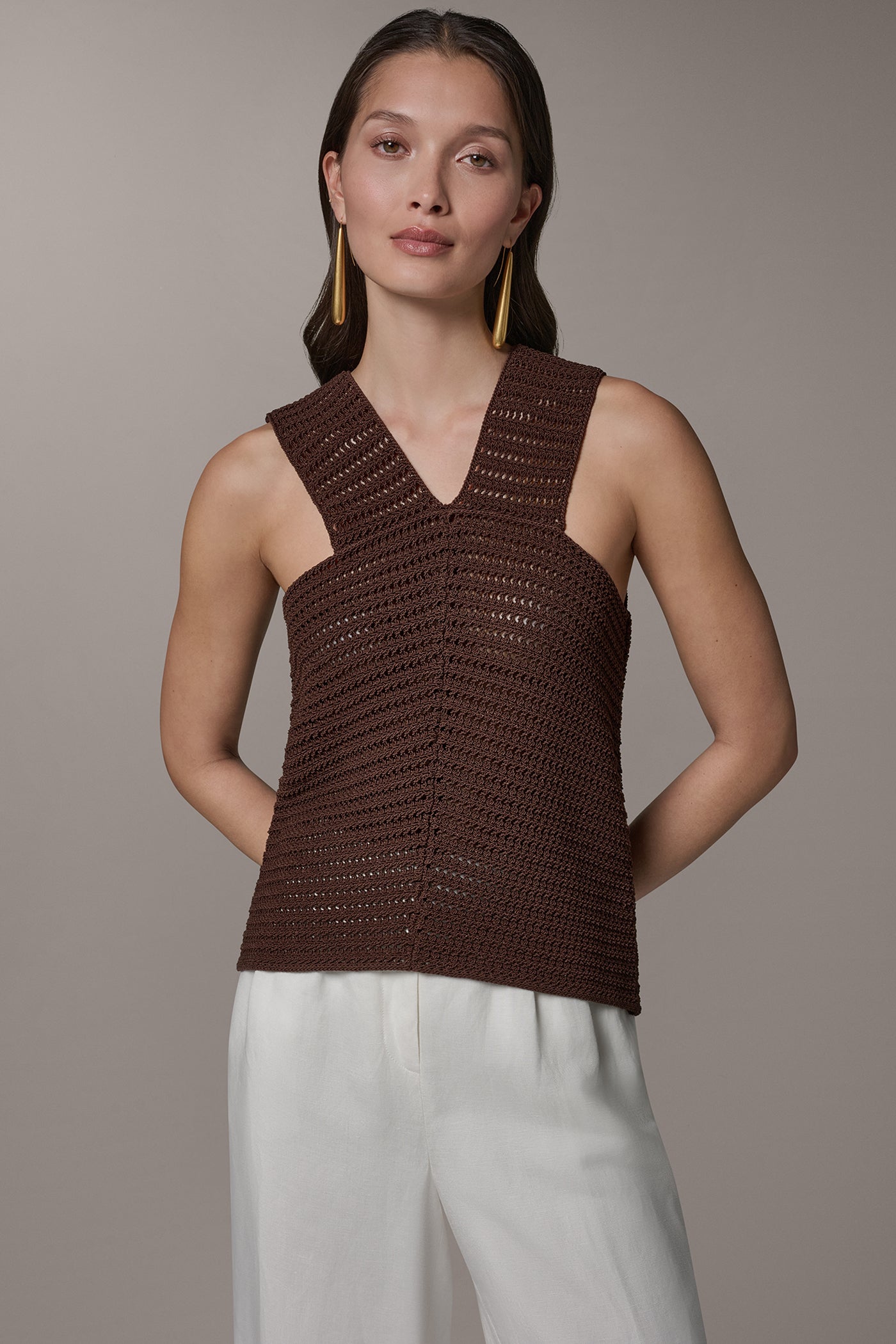 SLEEVELESS V-NECK SWEATER TOP | View 1 | Clothing