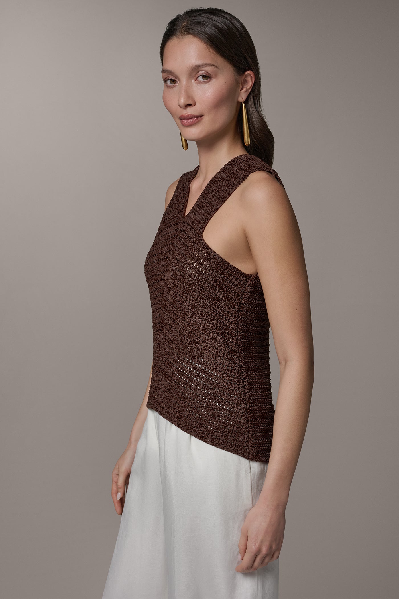 SLEEVELESS V-NECK SWEATER TOP VIEW 3 | Clothing