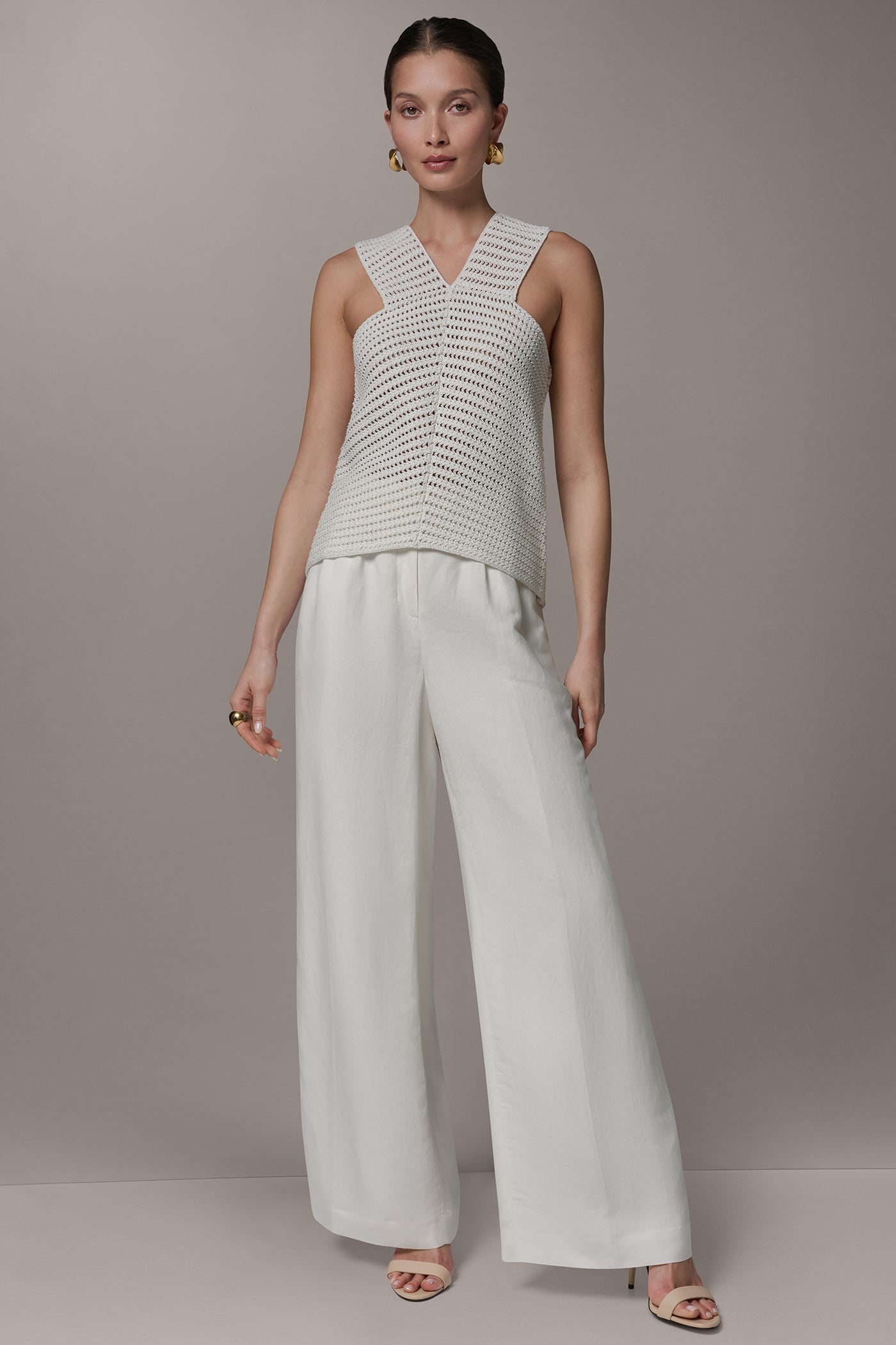 SLEEVELESS V-NECK SWEATER TOP VIEW 6 | Clothing