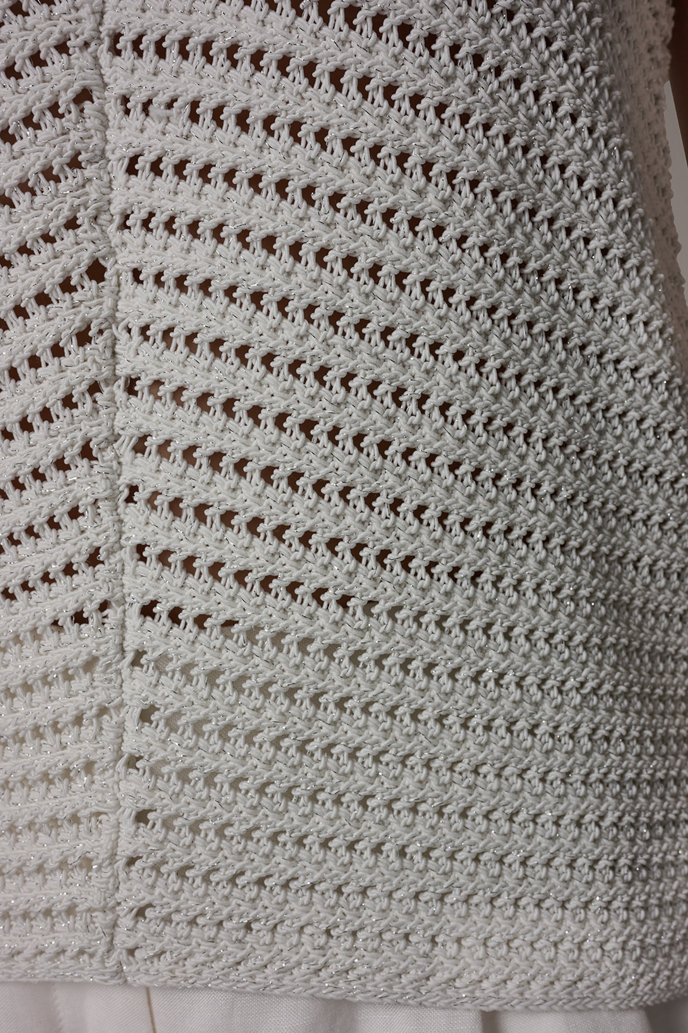 SLEEVELESS V-NECK SWEATER TOP VIEW 5 | Clothing