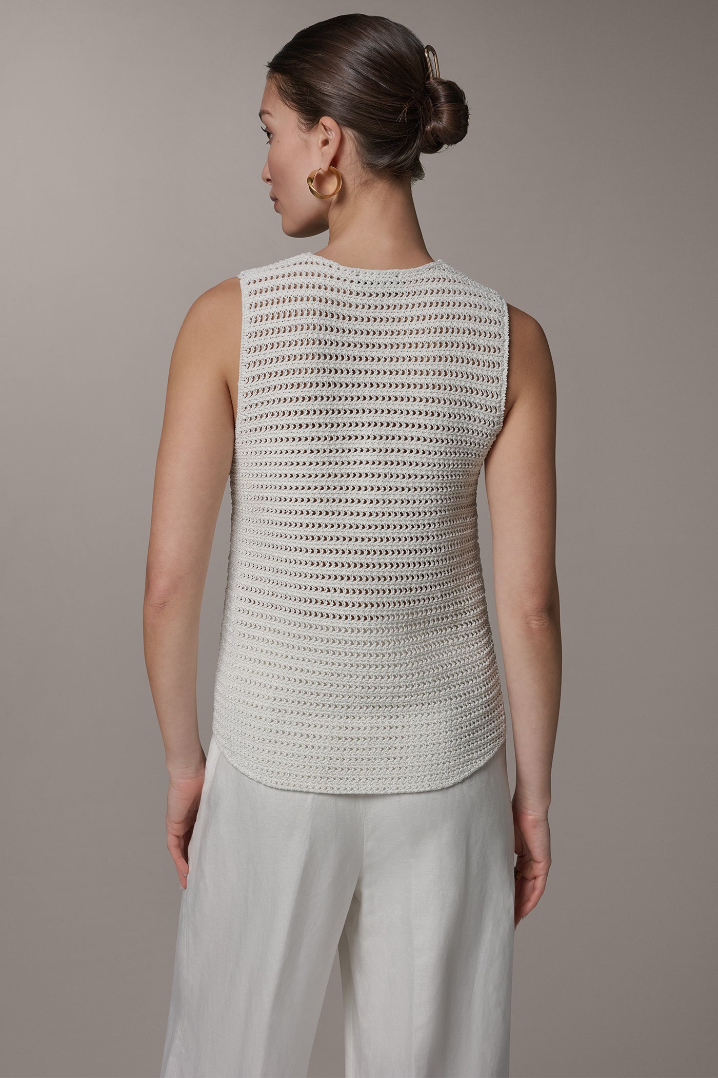 SLEEVELESS V-NECK SWEATER TOP | View 2 | Clothing