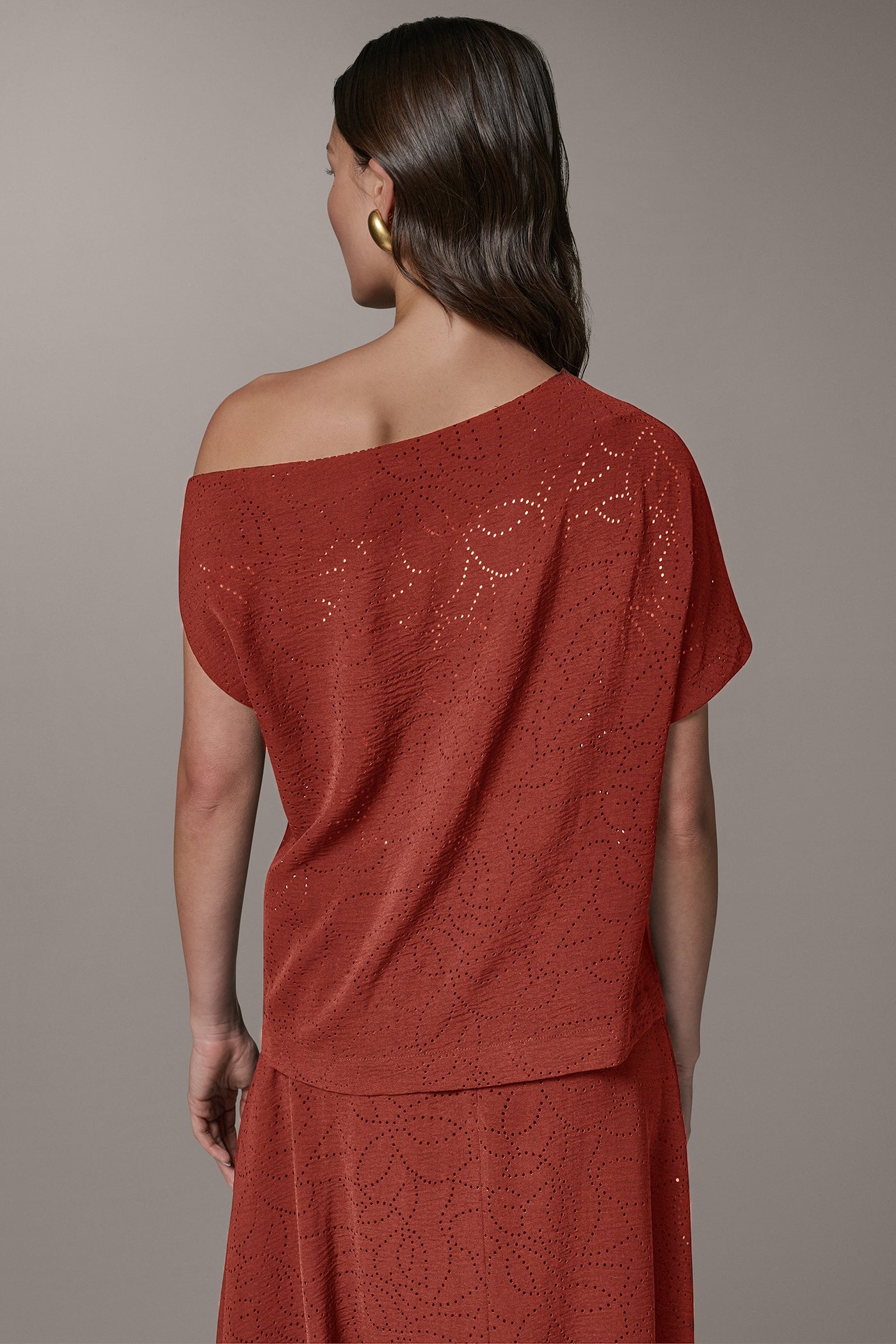 SLEEVELESS ASYMMETRIC LASER CUT TOP VIEW 3 | Clothing