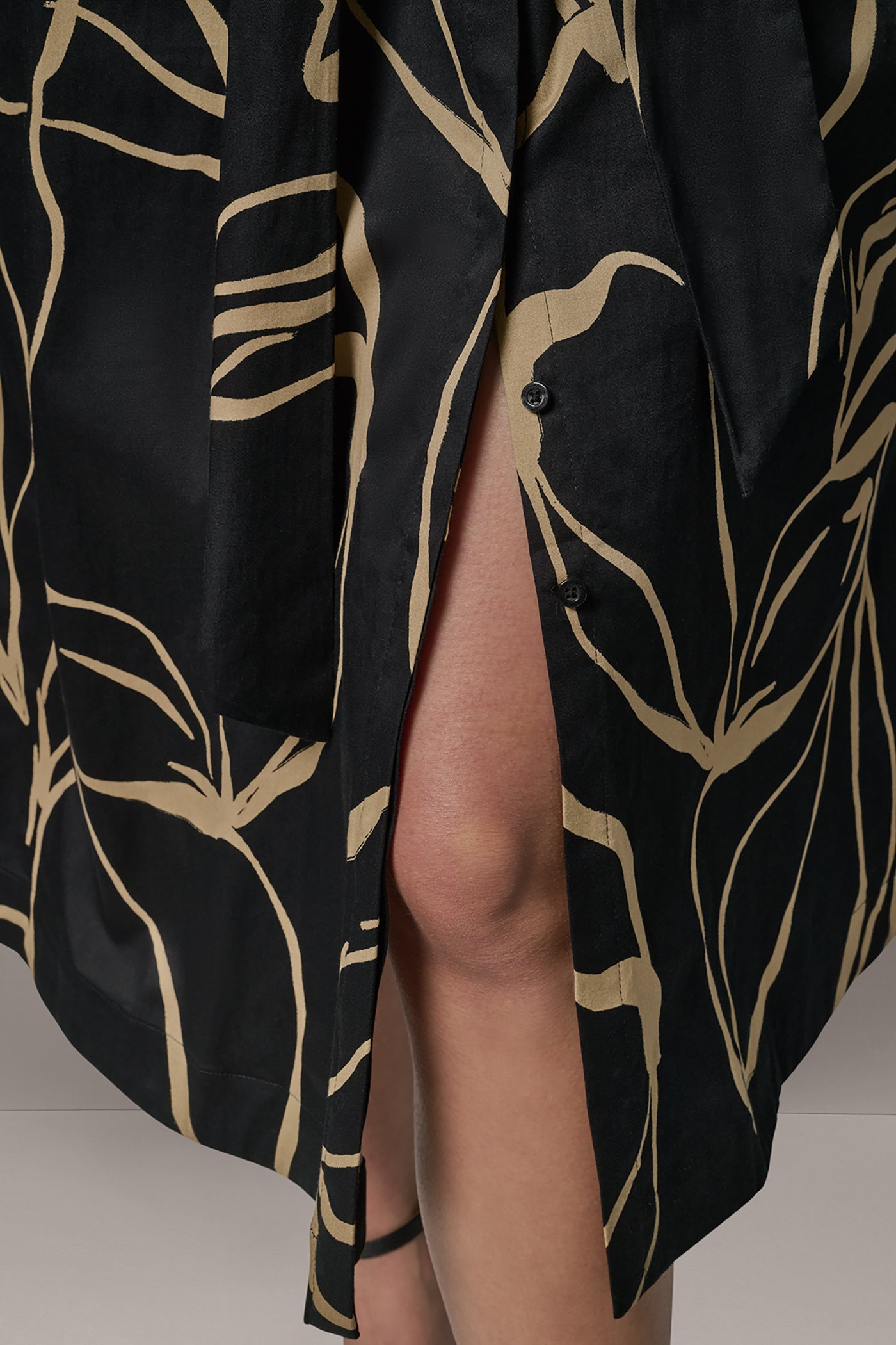 SLEEVELESS PRINT MIDI DRESS VIEW 5 | Essential Dresses
