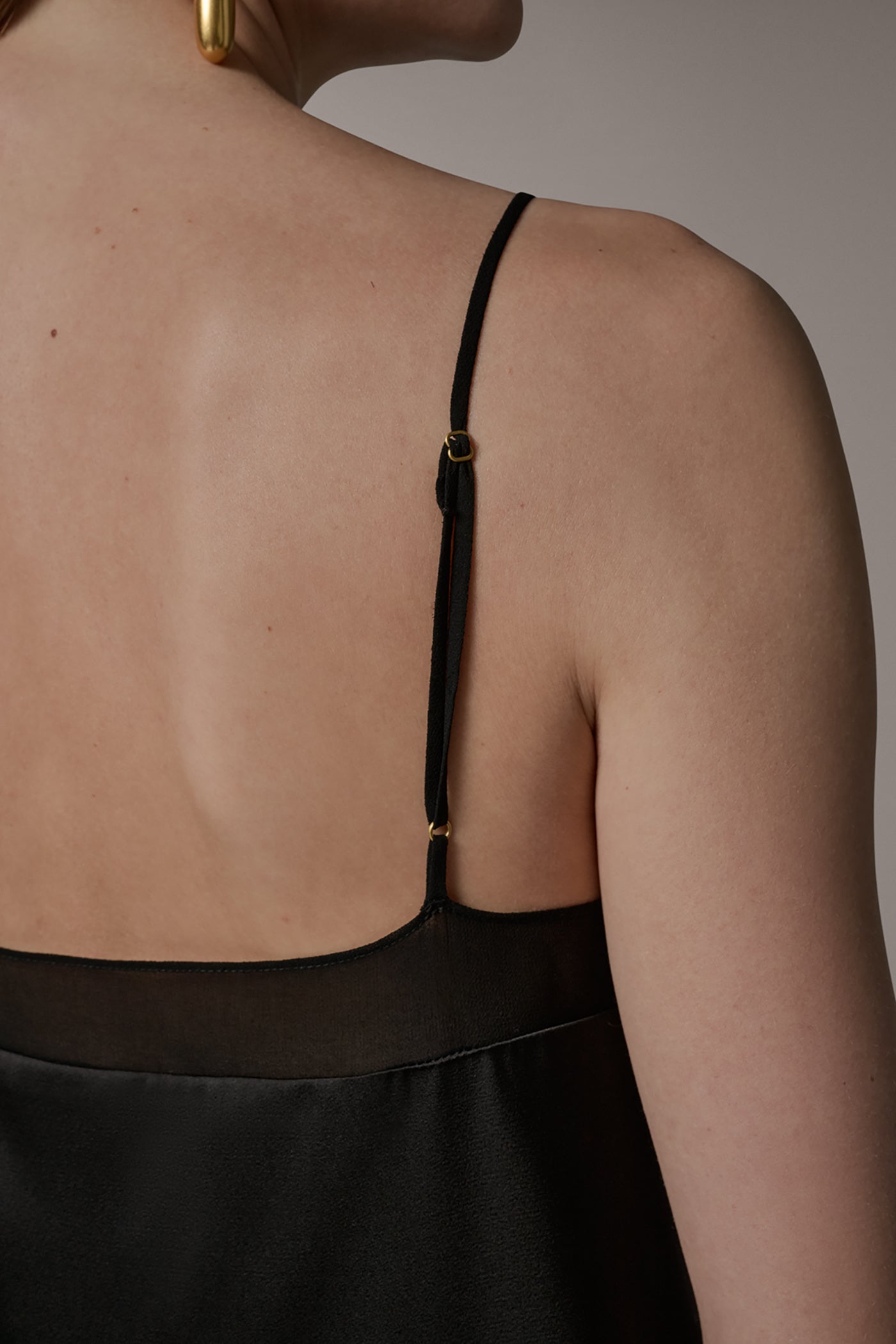 SLEEVELESS V-NECK CAMI VIEW 5 | Tops