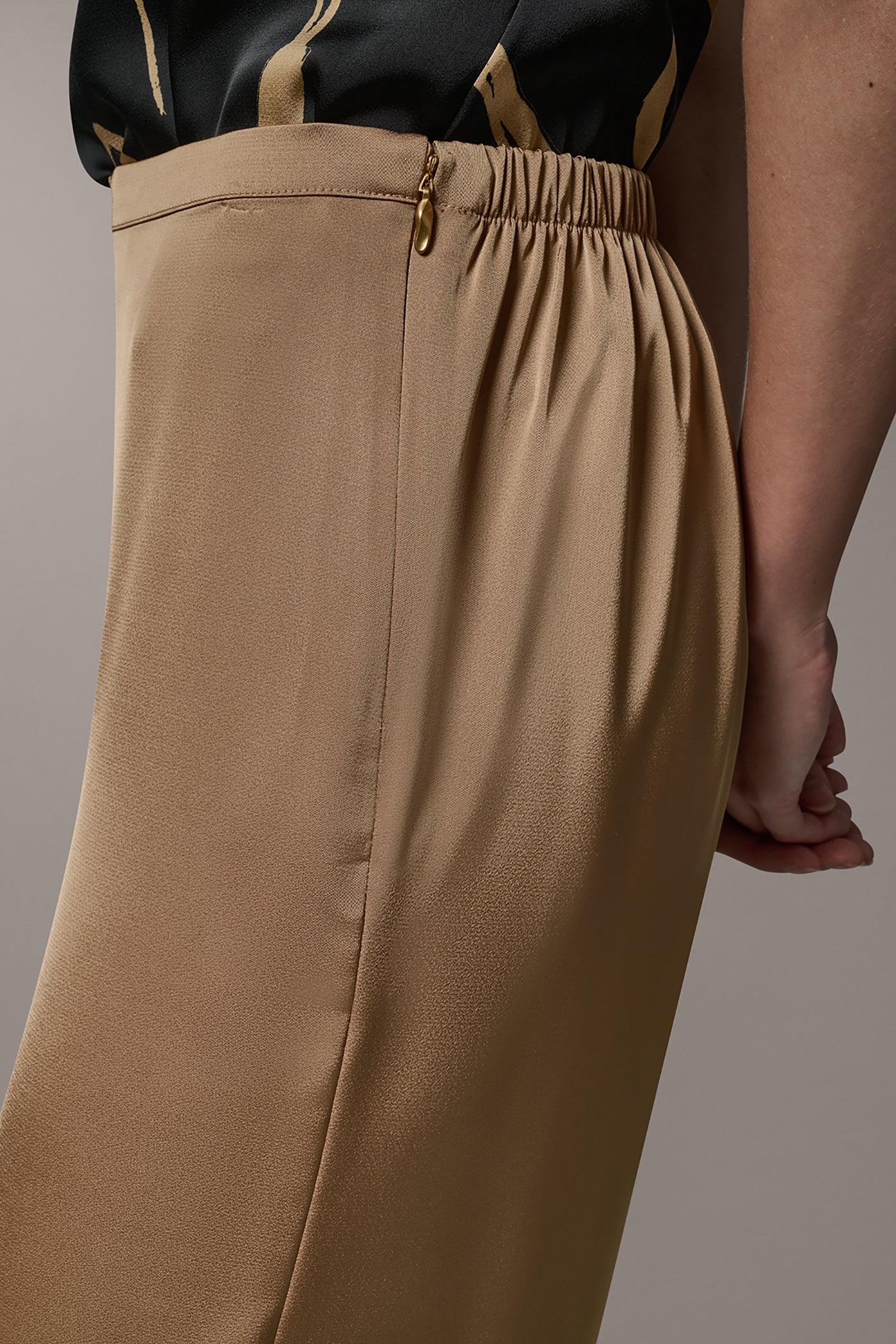 EXTRA HIGH-RISE WIDE-LEG PANT VIEW 2