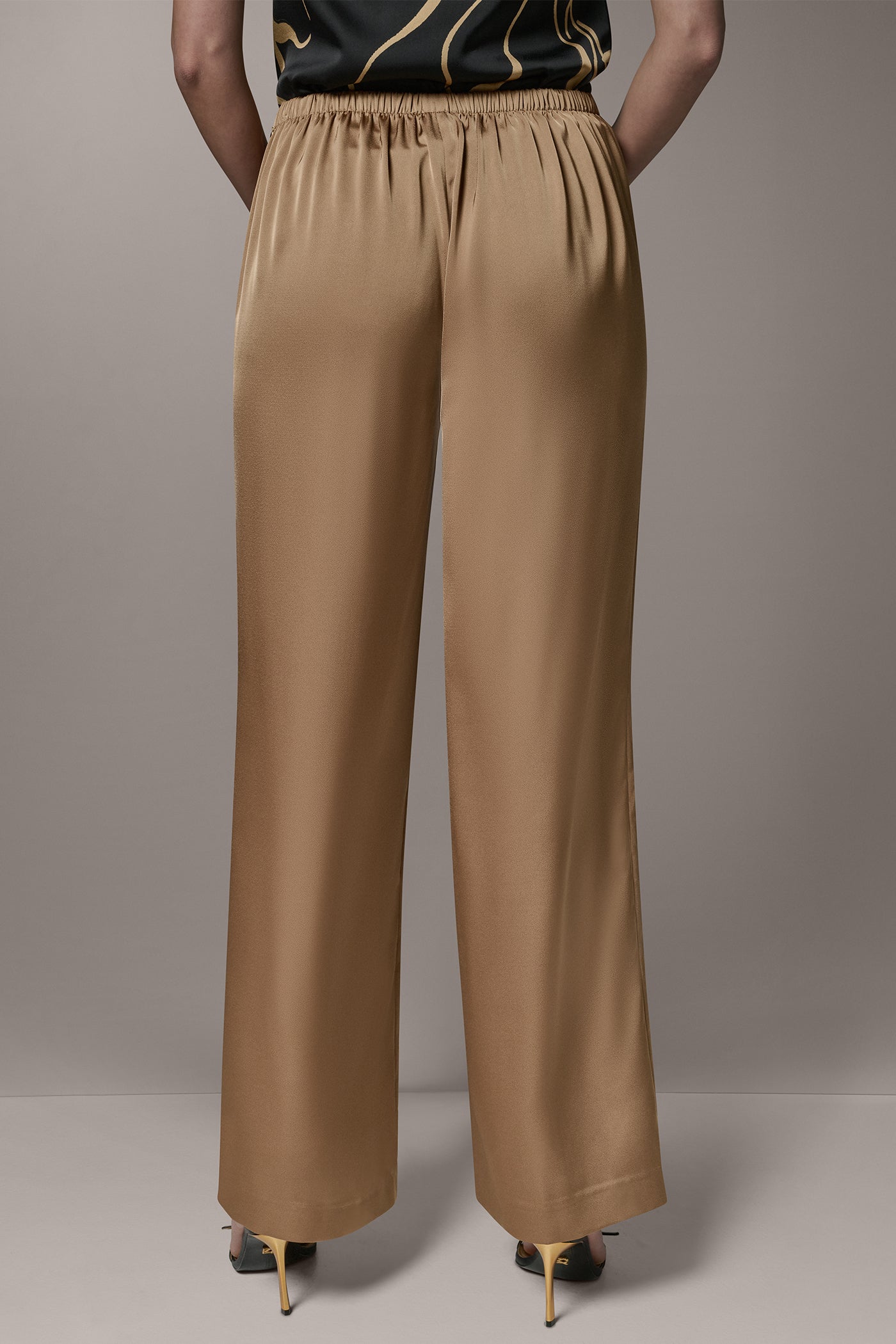 EXTRA HIGH-RISE WIDE-LEG PANT VIEW 3