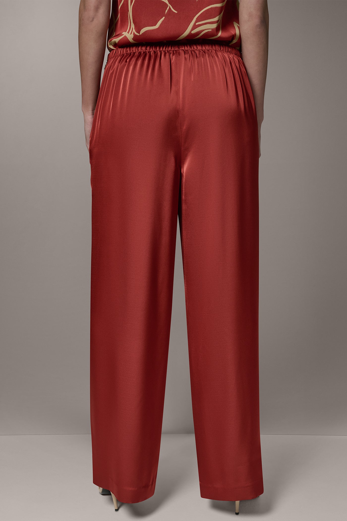 EXTRA HIGH-RISE WIDE-LEG PANT VIEW 3