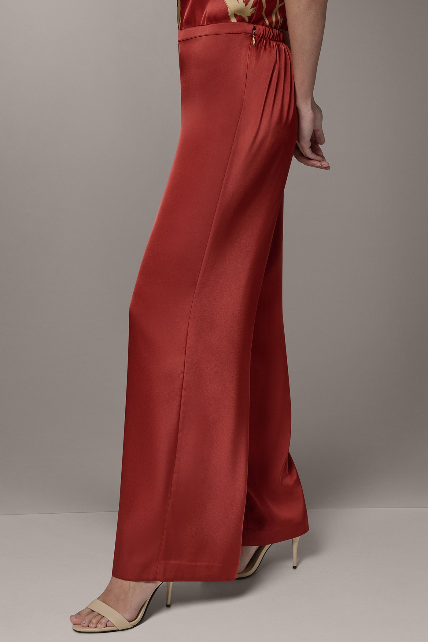EXTRA HIGH-RISE WIDE-LEG PANT VIEW 2