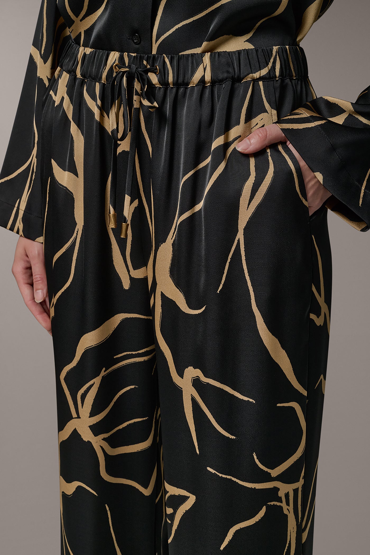 EXTRA HIGH-RISE WIDE-LEG PULL-ON PANT (alternate view)