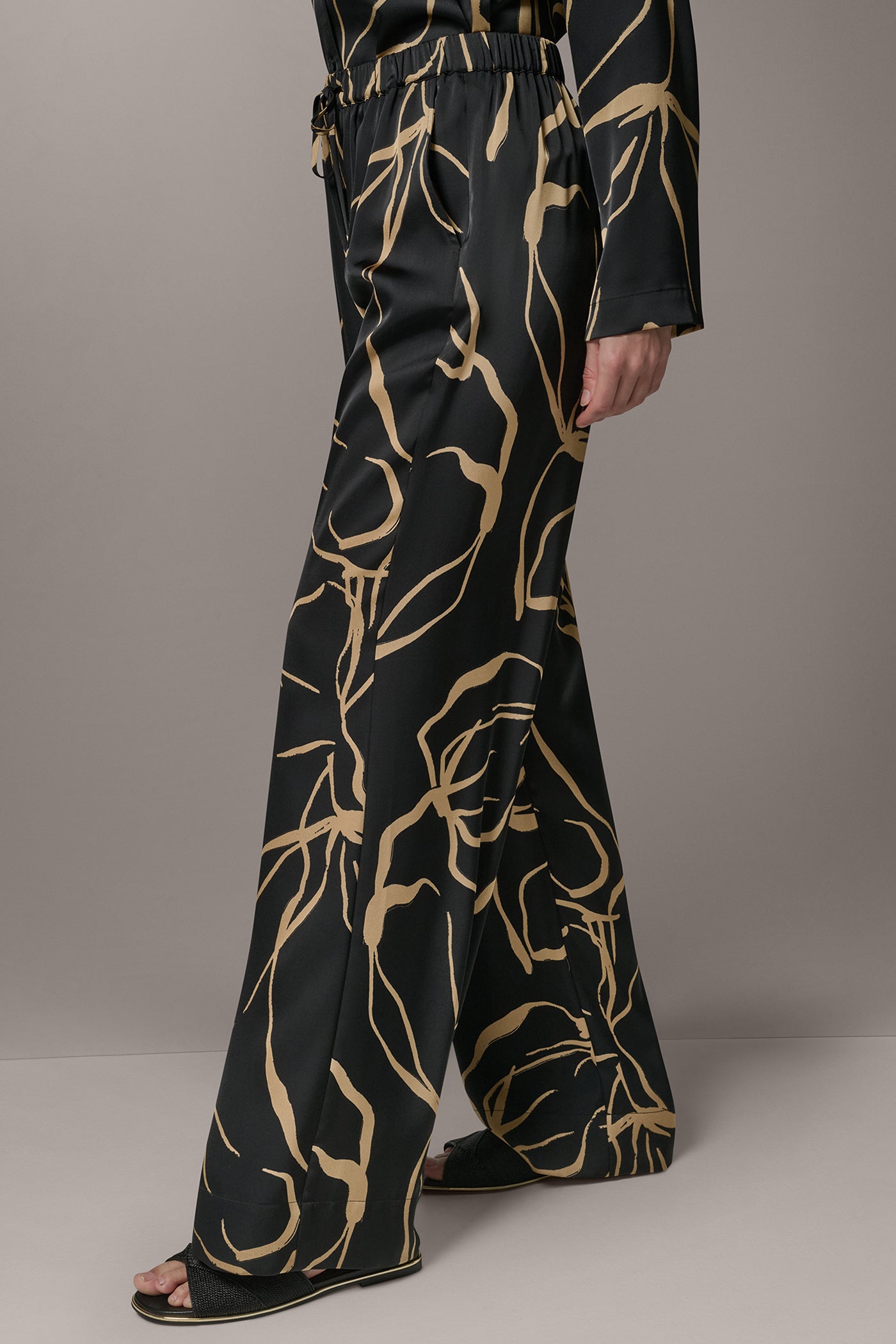 EXTRA HIGH-RISE WIDE-LEG PULL-ON PANT VIEW 4 | New Arrivals