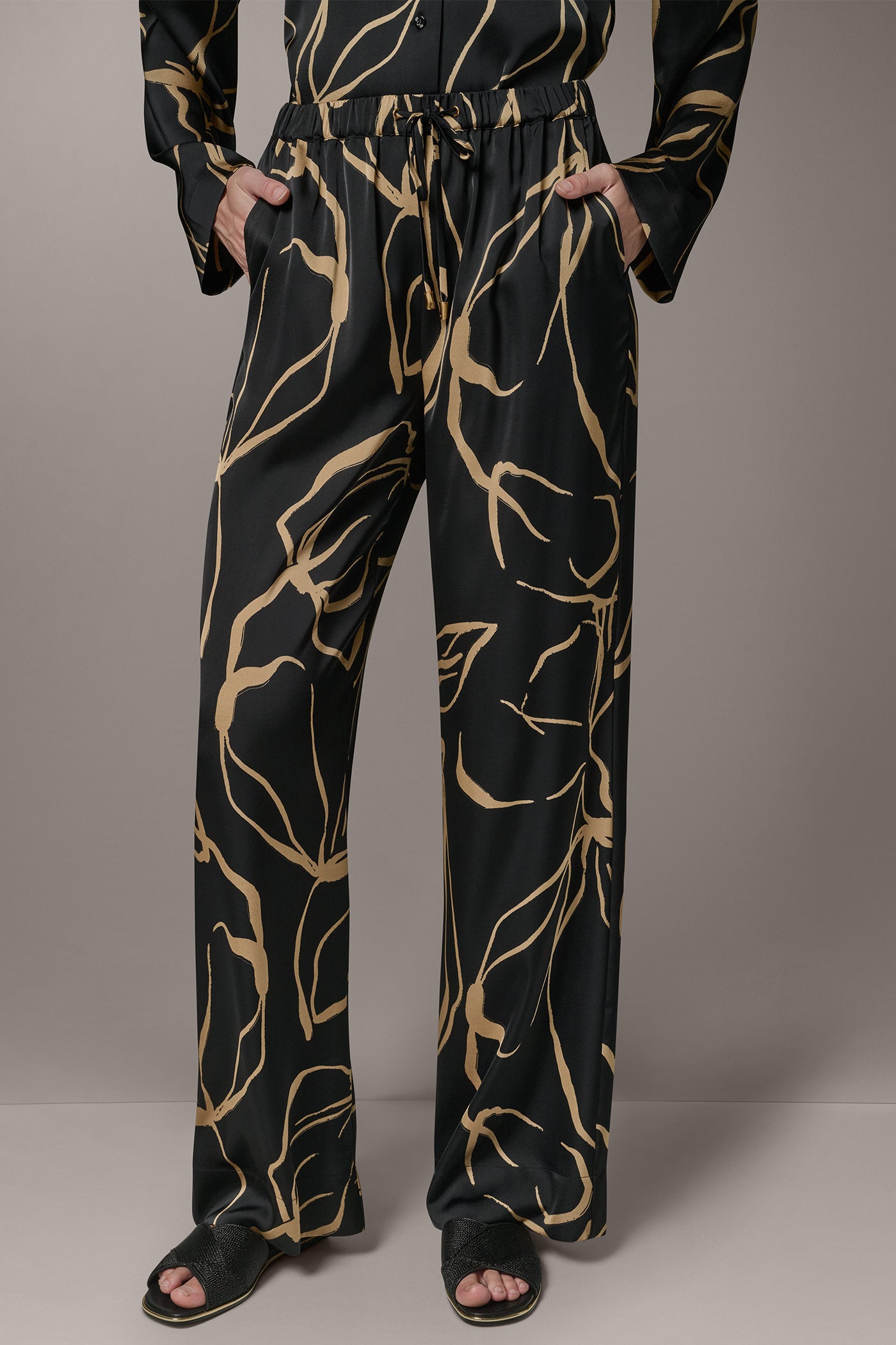 EXTRA HIGH-RISE WIDE-LEG PULL-ON PANT