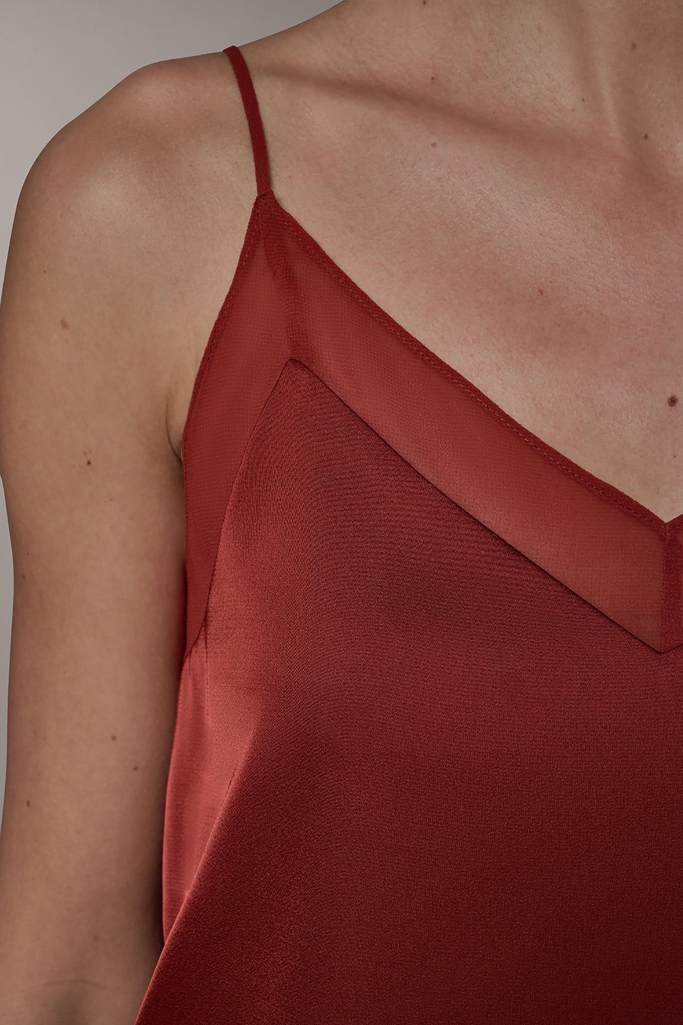 SLEEVELESS V-NECK CAMI VIEW 5 | Tops