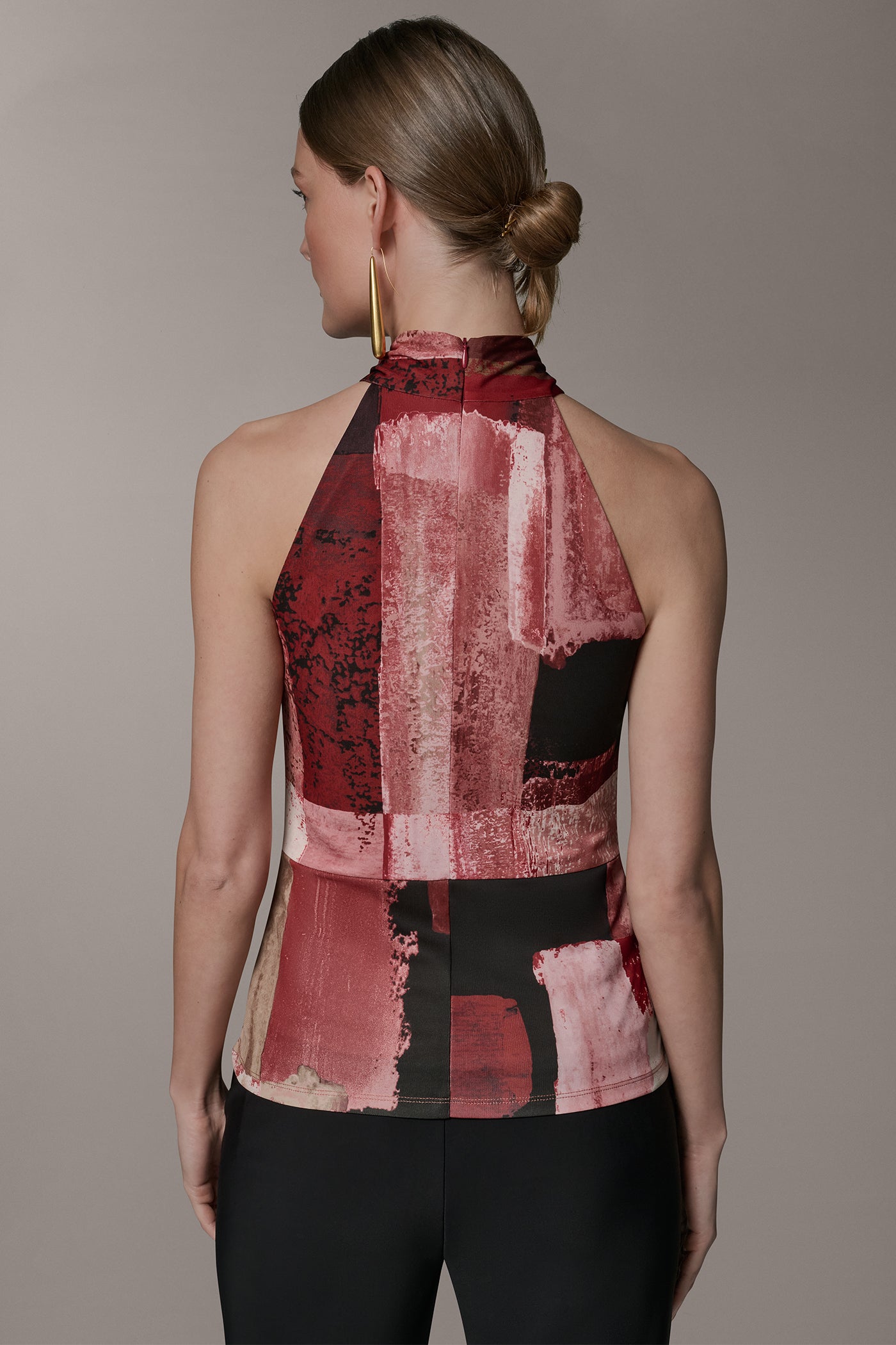 SLEEVELESS HALTER BLOUSE VIEW 3 | Included in discounts