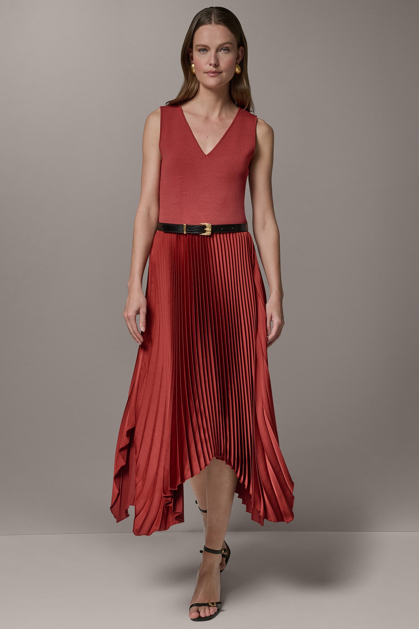 SLEEVELESS V-NECK MIXED-MEDIA DRESS