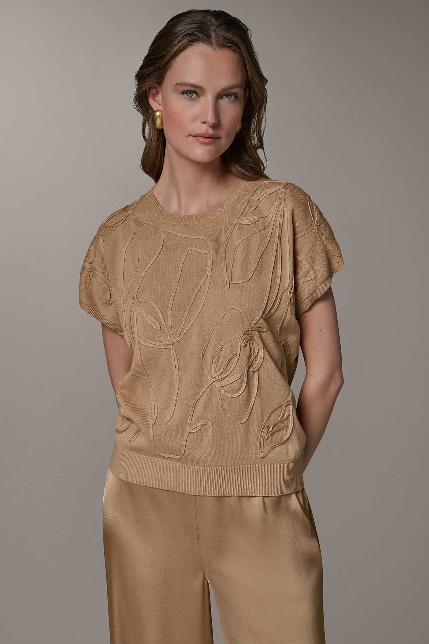 SHORT SLEEVE EMBROIDERED TOP