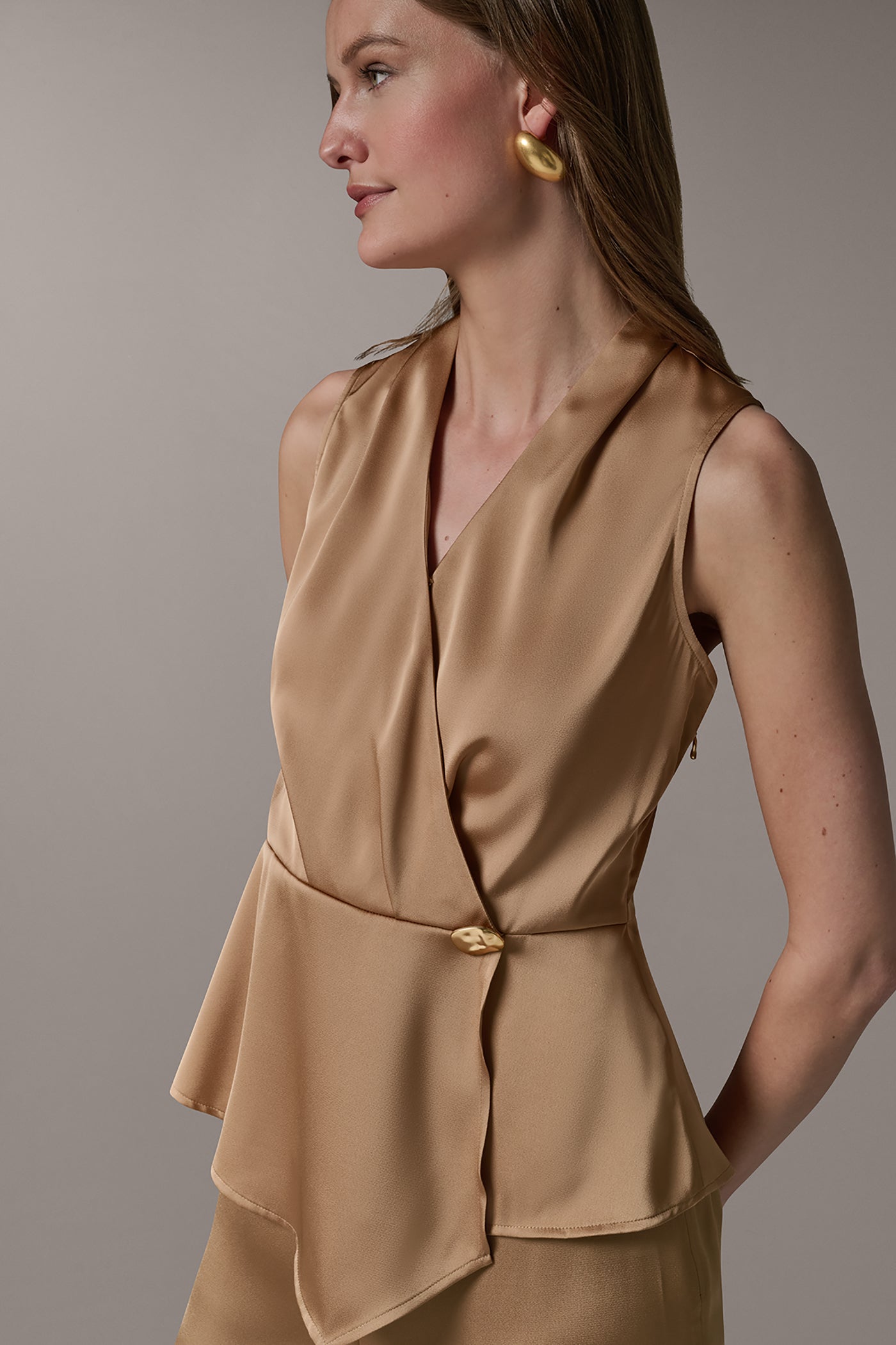 SLEEVELESS WRAP-EFFECT ASYMMETRIC PEPLUM BLOUSE VIEW 2
