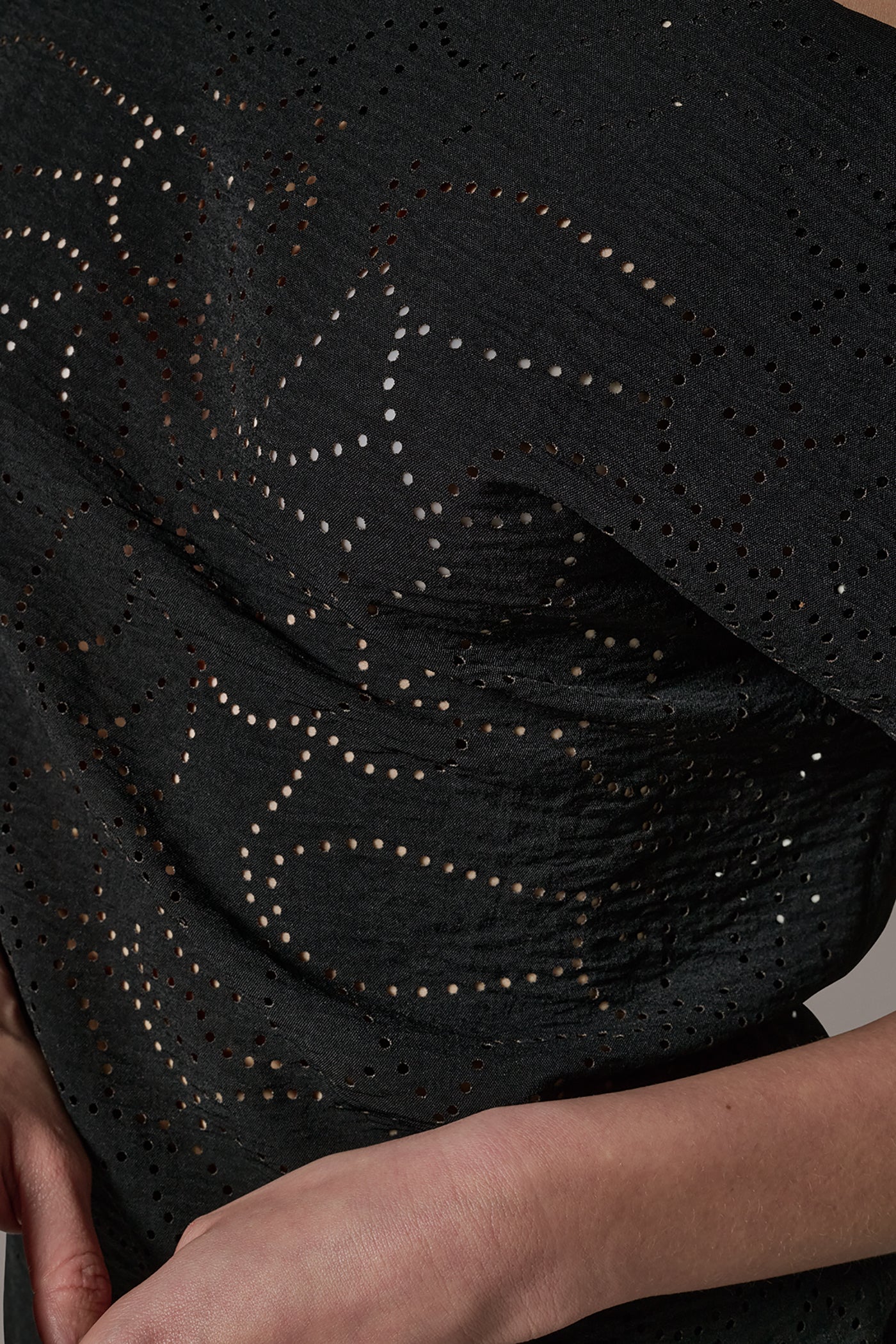 SLEEVELESS ASYMMETRIC LASER CUT TOP VIEW 6 | Tops