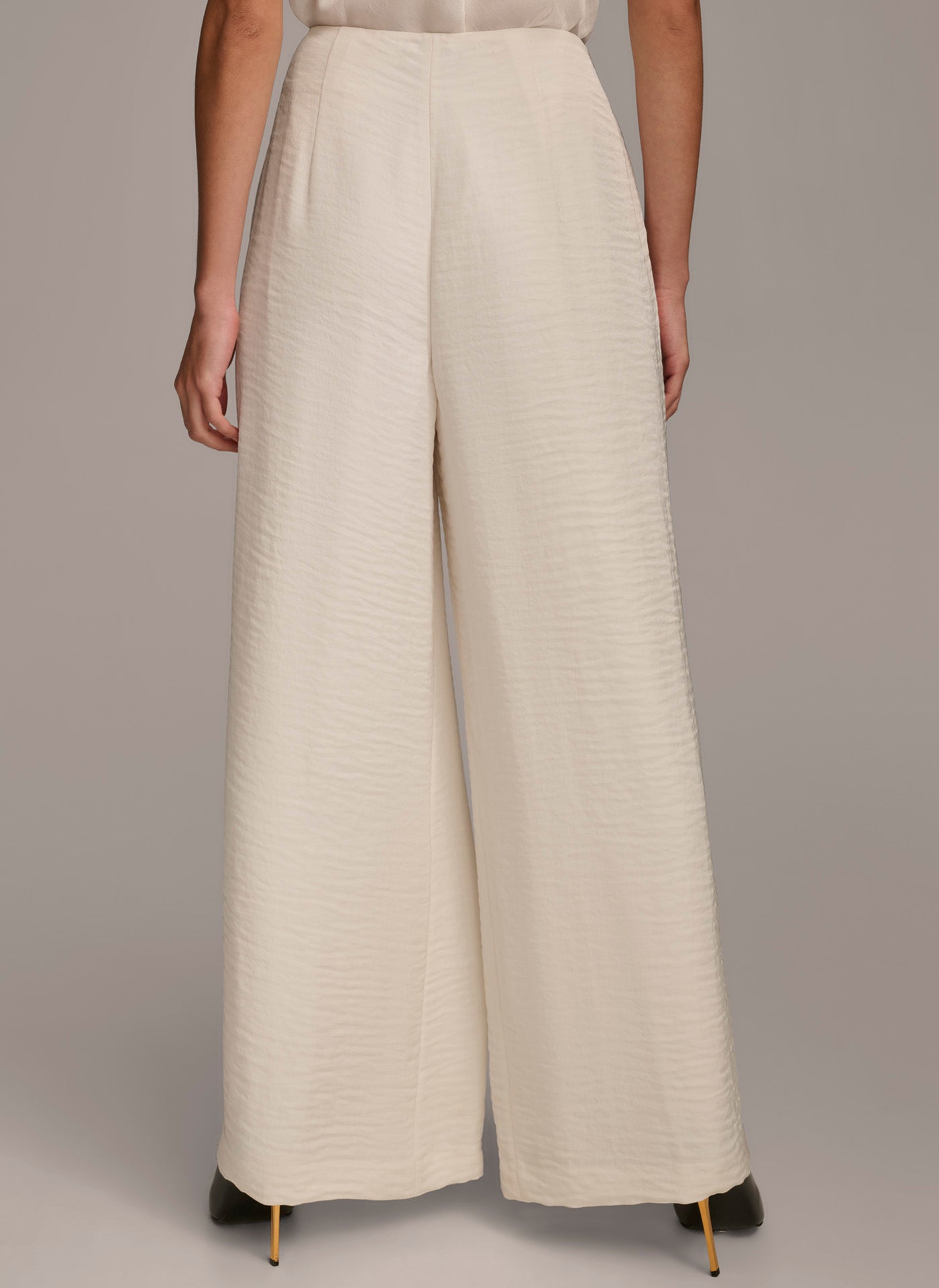 PLEATED WIDE LEG PANT