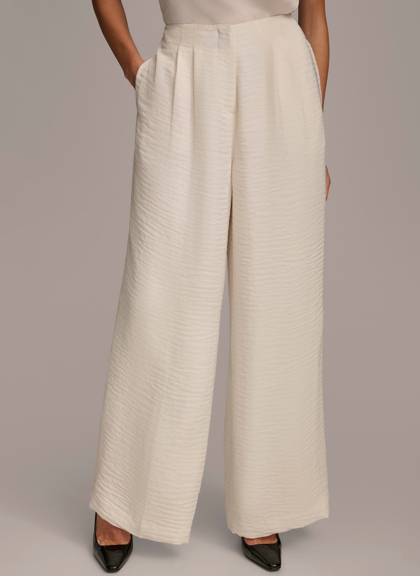 PLEATED WIDE LEG PANT