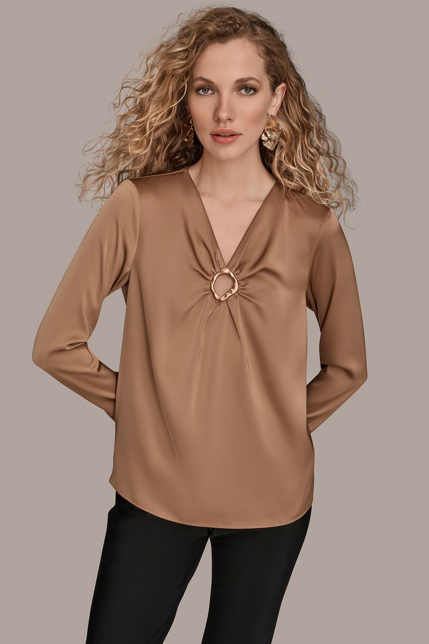 LONG SLEEVE WITH KEYHOLE HARDWARE | View 1 | Products