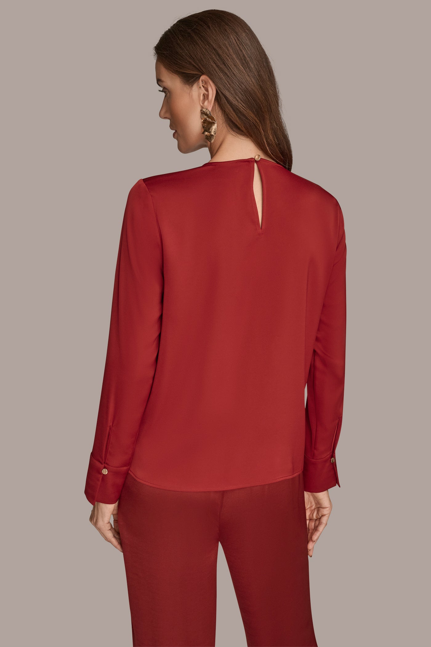 LONG SLEEVE WITH KEYHOLE HARDWARE | View 2 | Products