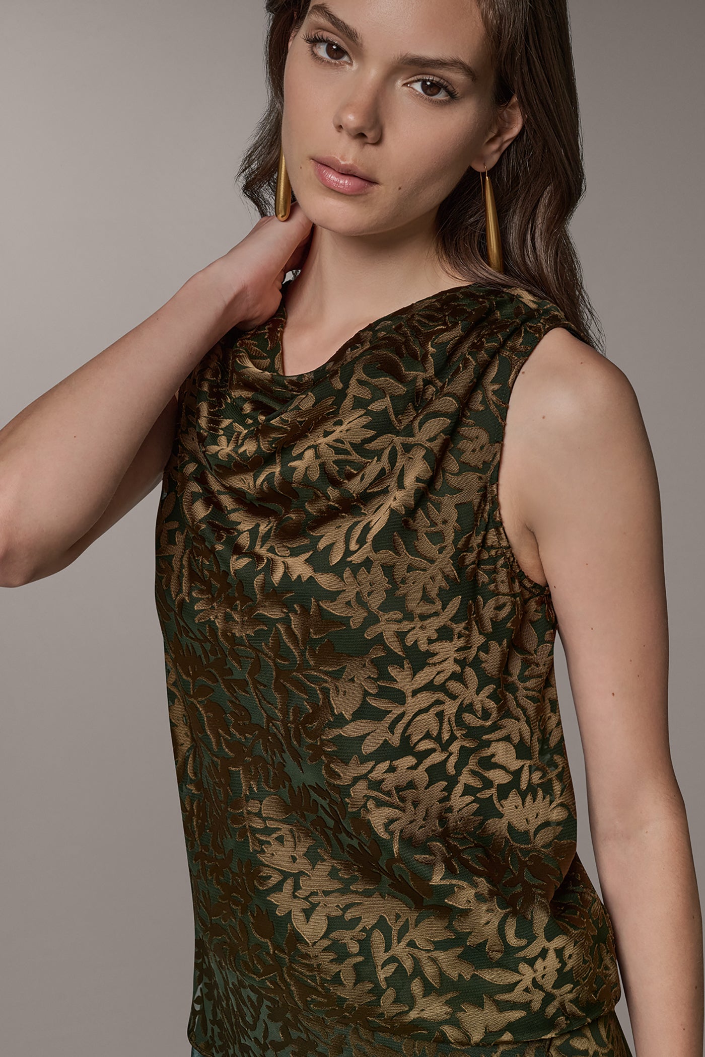 BURNOUT SLEEVELESS COWL NECK BLOUSE VIEW 4