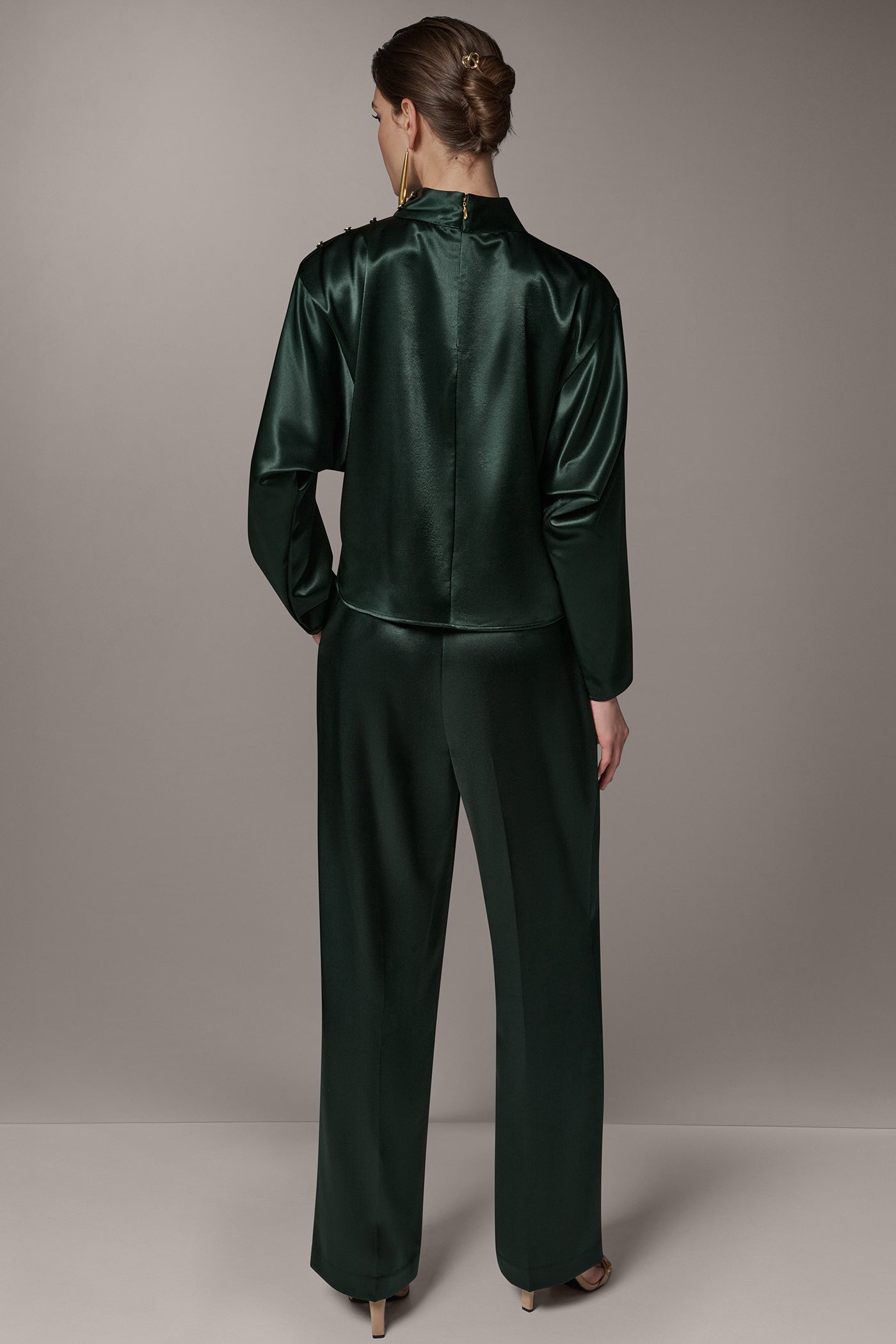 BUTTON SHOULDER TURTLENECK CAPE VIEW 8