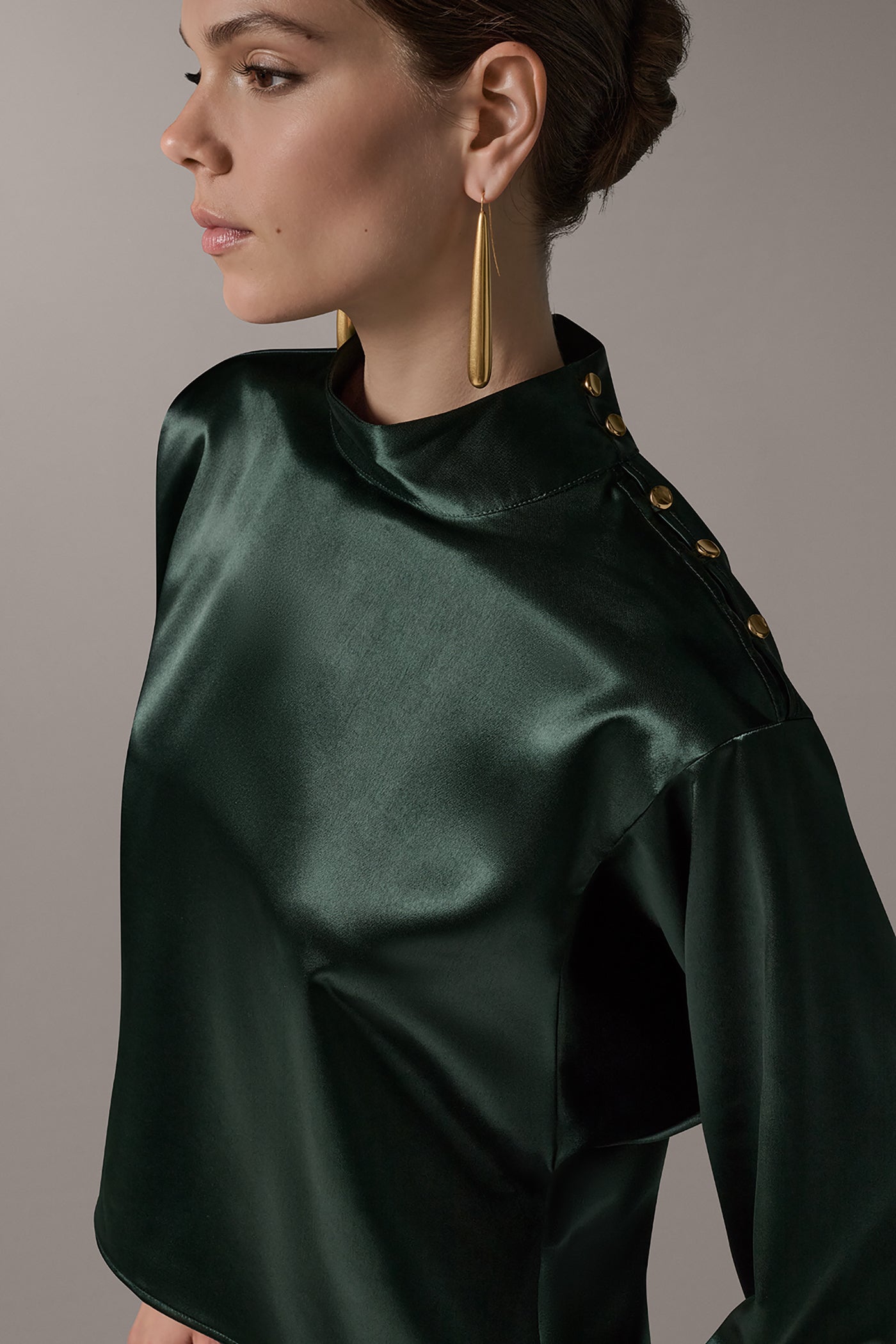 BUTTON SHOULDER TURTLENECK CAPE VIEW 2