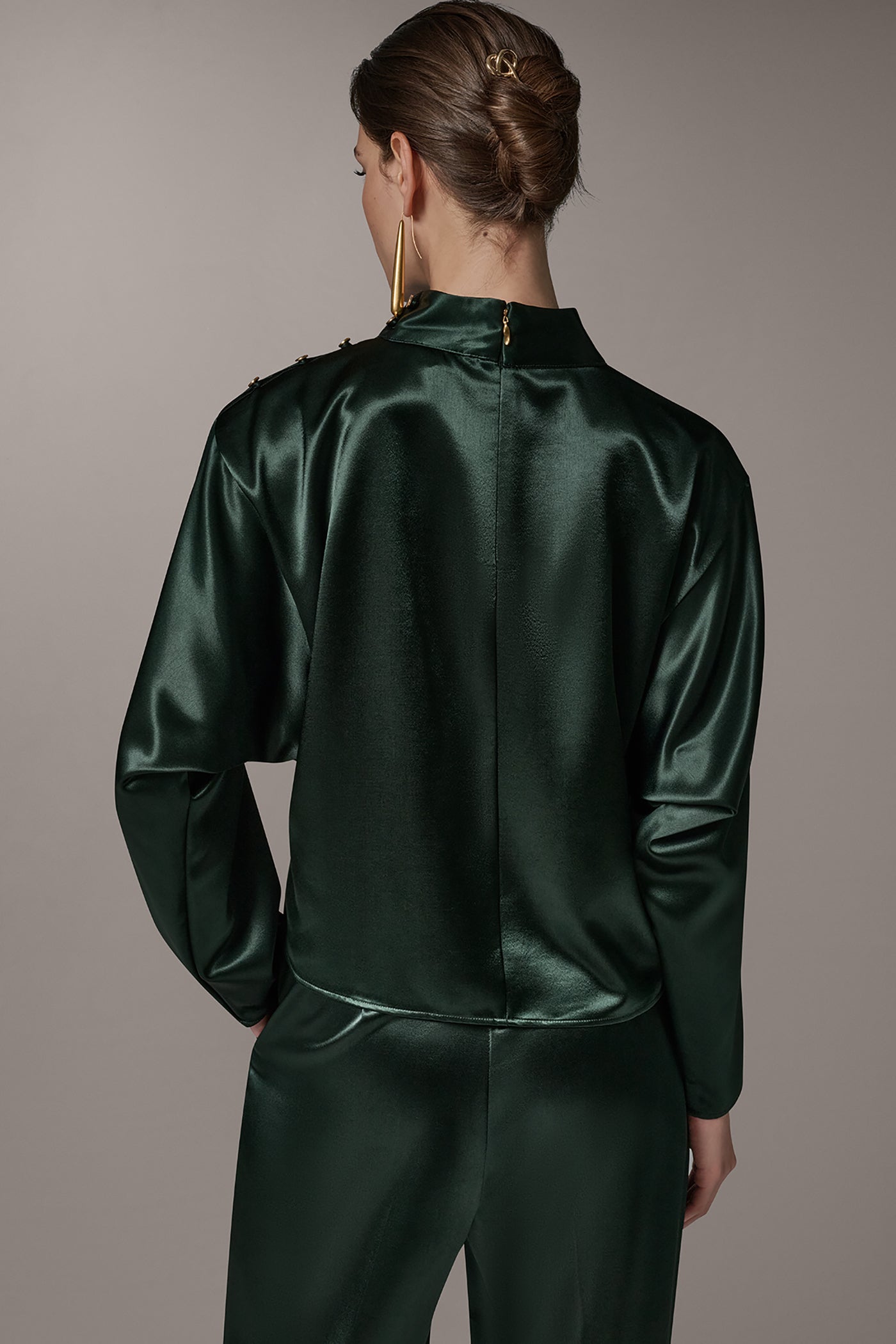 BUTTON SHOULDER TURTLENECK CAPE VIEW 3