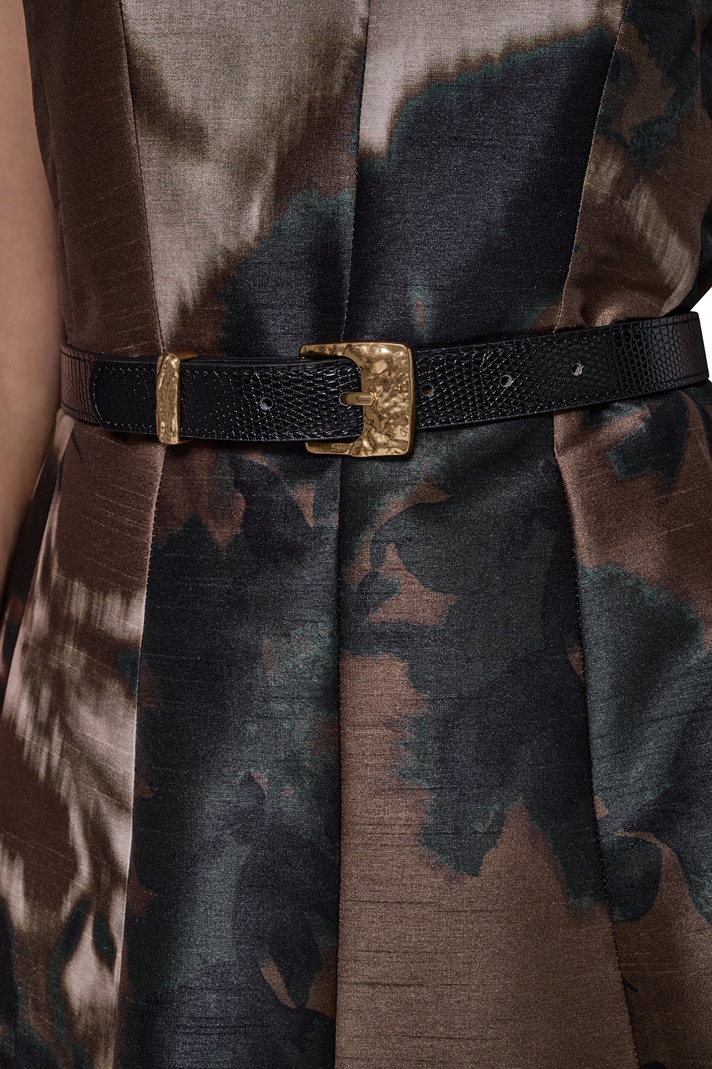 SLEEVELESS FLORAL V-NECK MIDI DRESS VIEW 5
