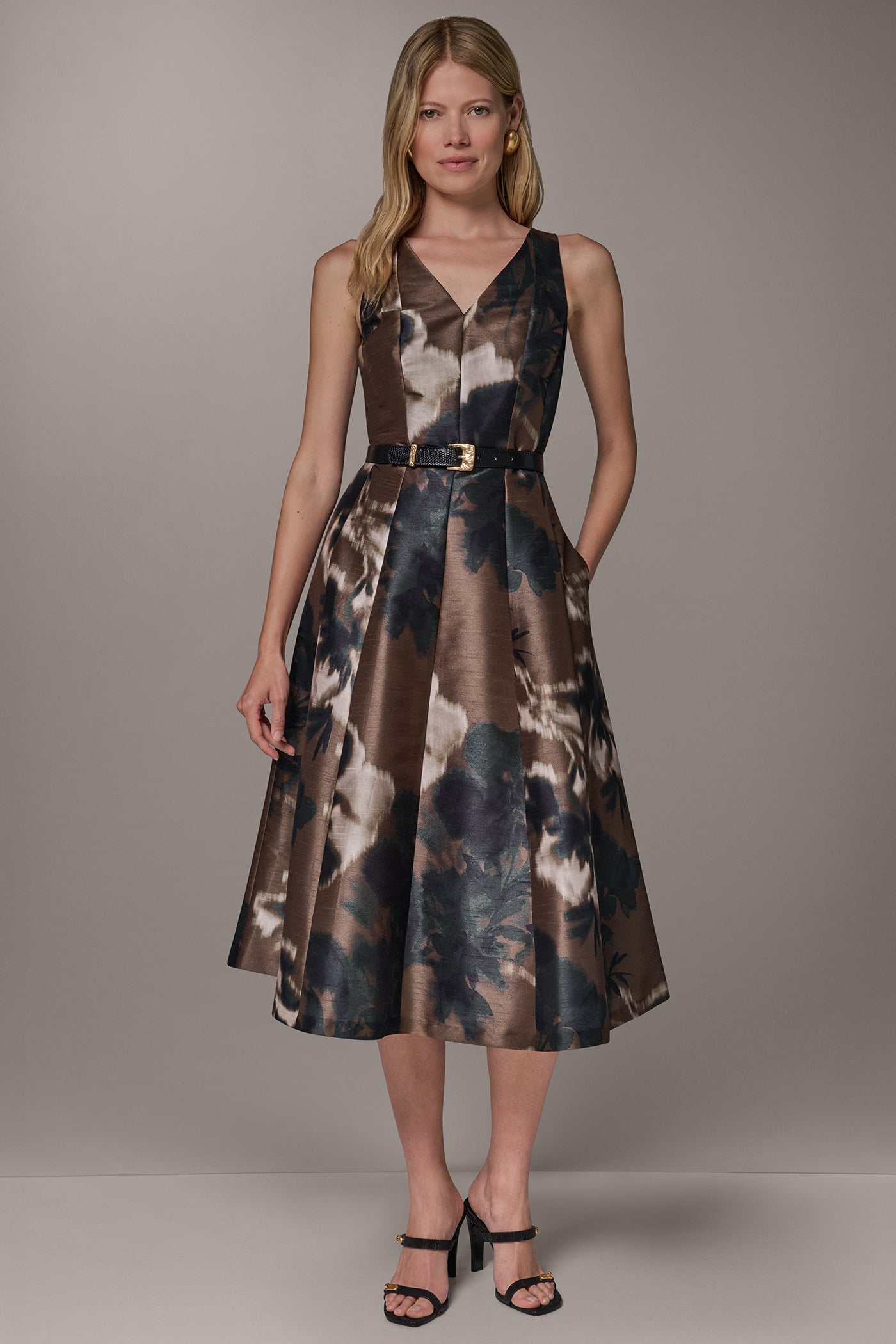 SLEEVELESS FLORAL V-NECK MIDI DRESS VIEW 8