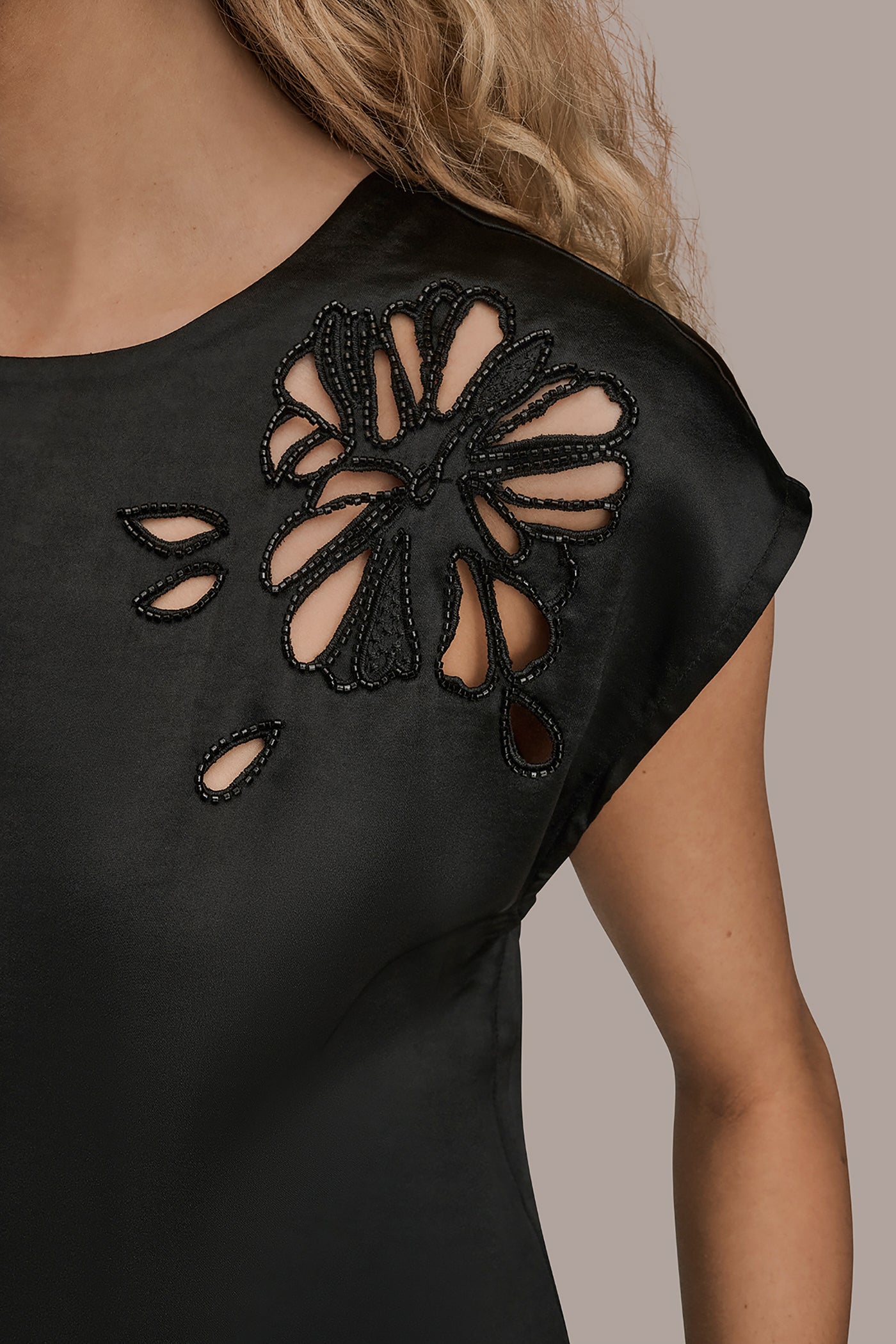 FLORAL-EMBROIDERED BLOUSE VIEW 5 | Tops