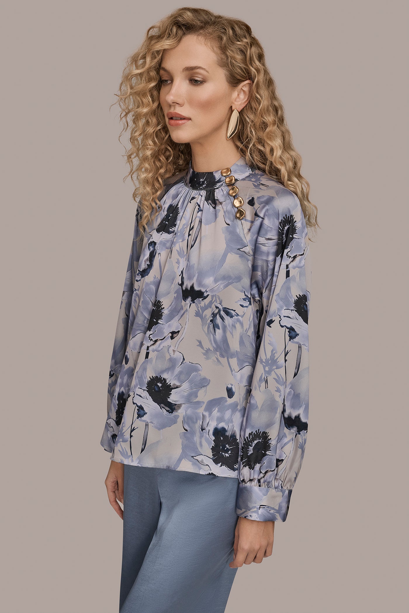 BUTTON-NECK BLOUSE VIEW 3 | Holiday Collection