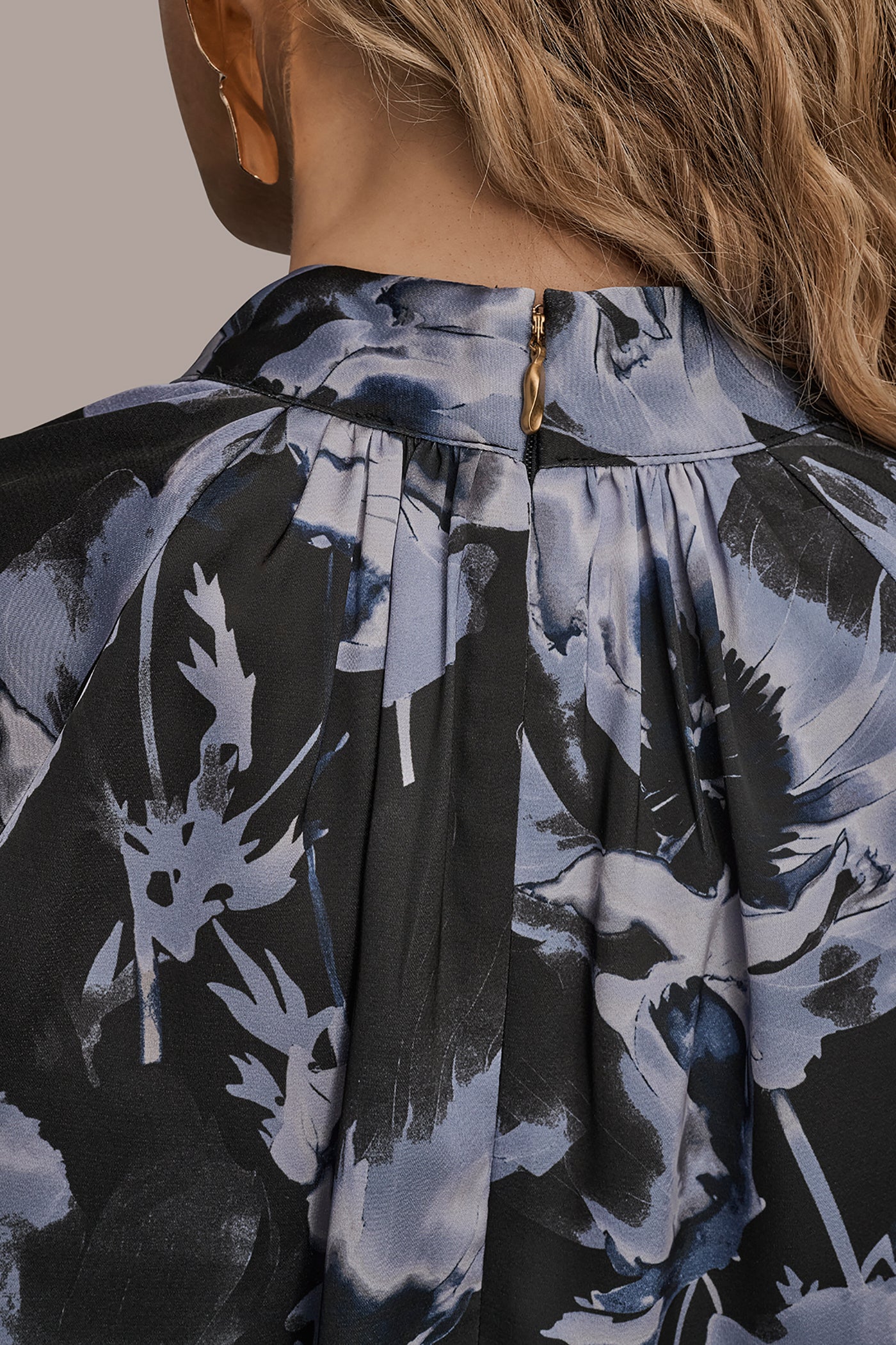 BUTTON-NECK BLOUSE VIEW 5 | New Arrivals