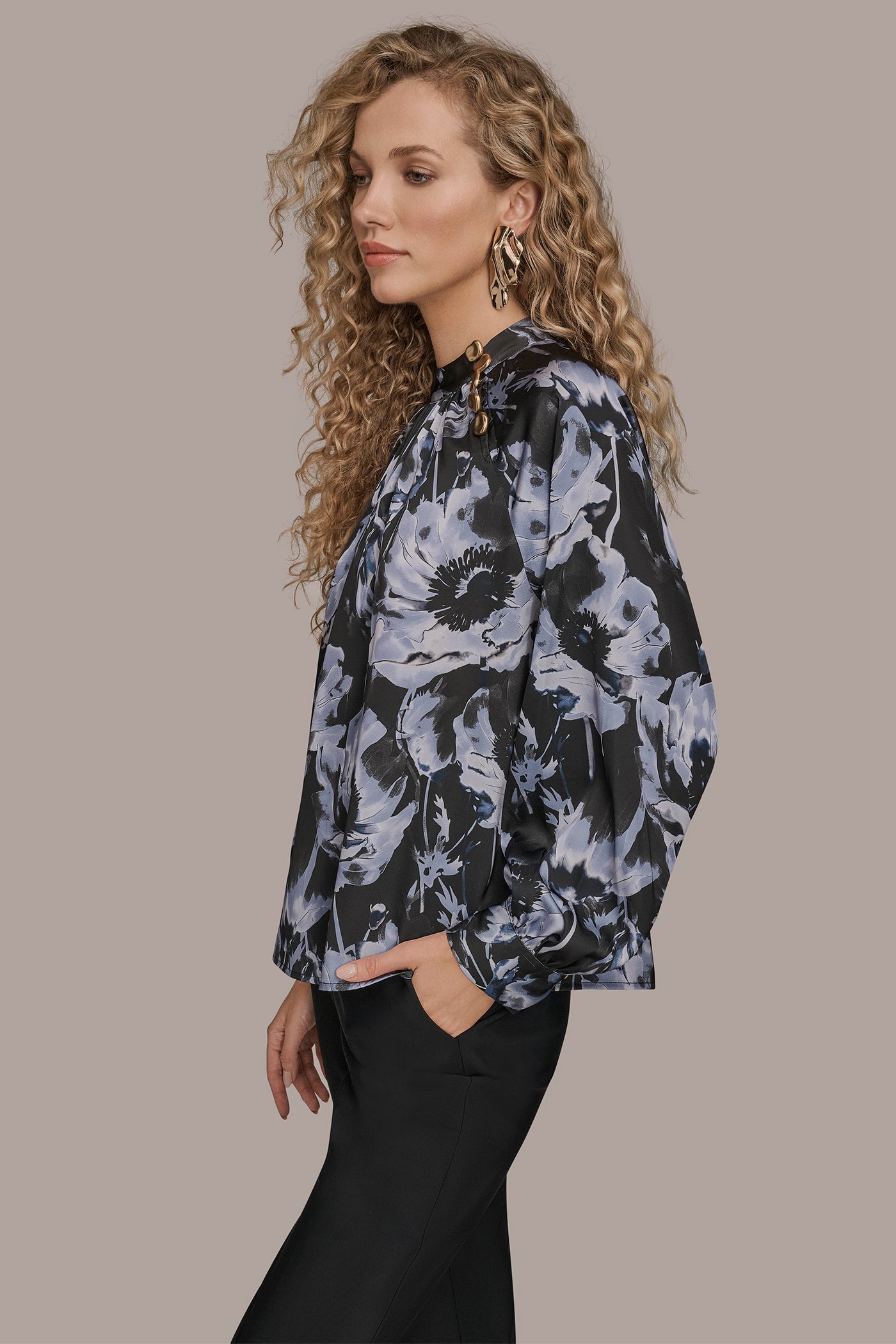 BUTTON-NECK BLOUSE VIEW 3 | New Arrivals