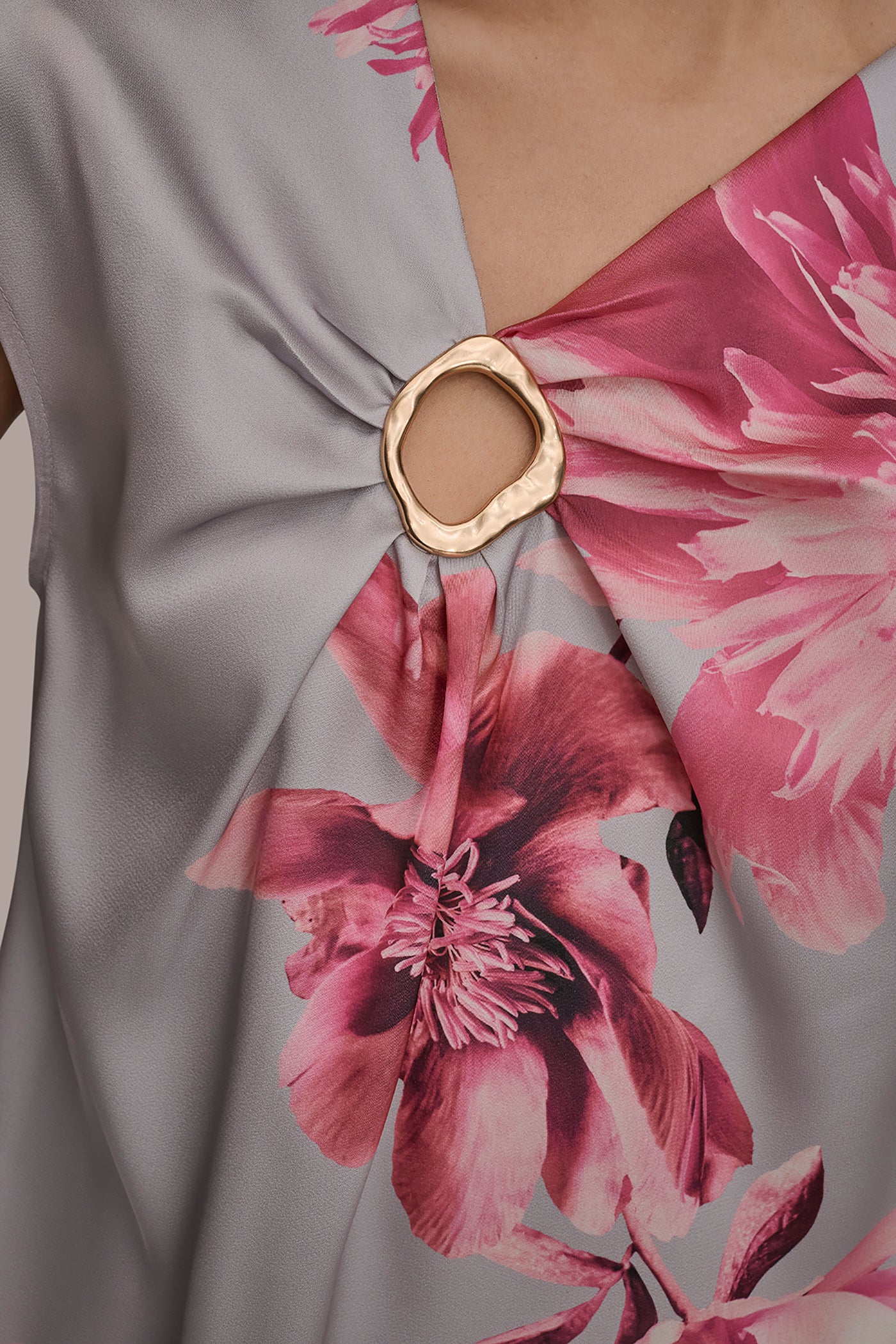 CIRCLE KEYHOLE BLOUSE VIEW 5 | Tops