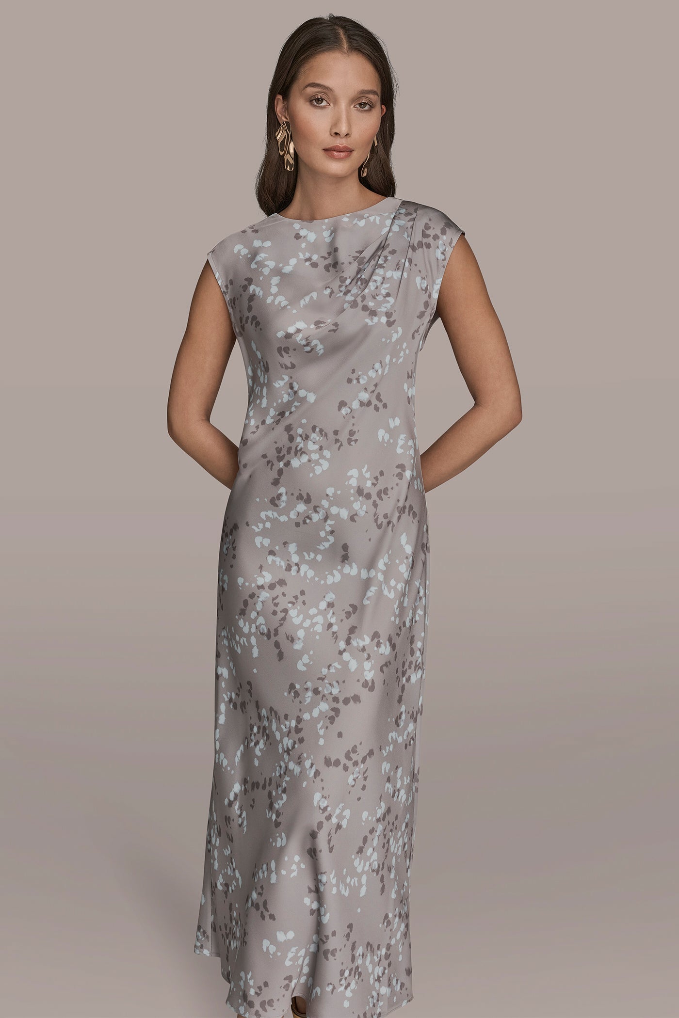 PRINTED SLEEVELESS SHEATH DRESS WITH SIDE SLITS VIEW 6 | Holiday Collection