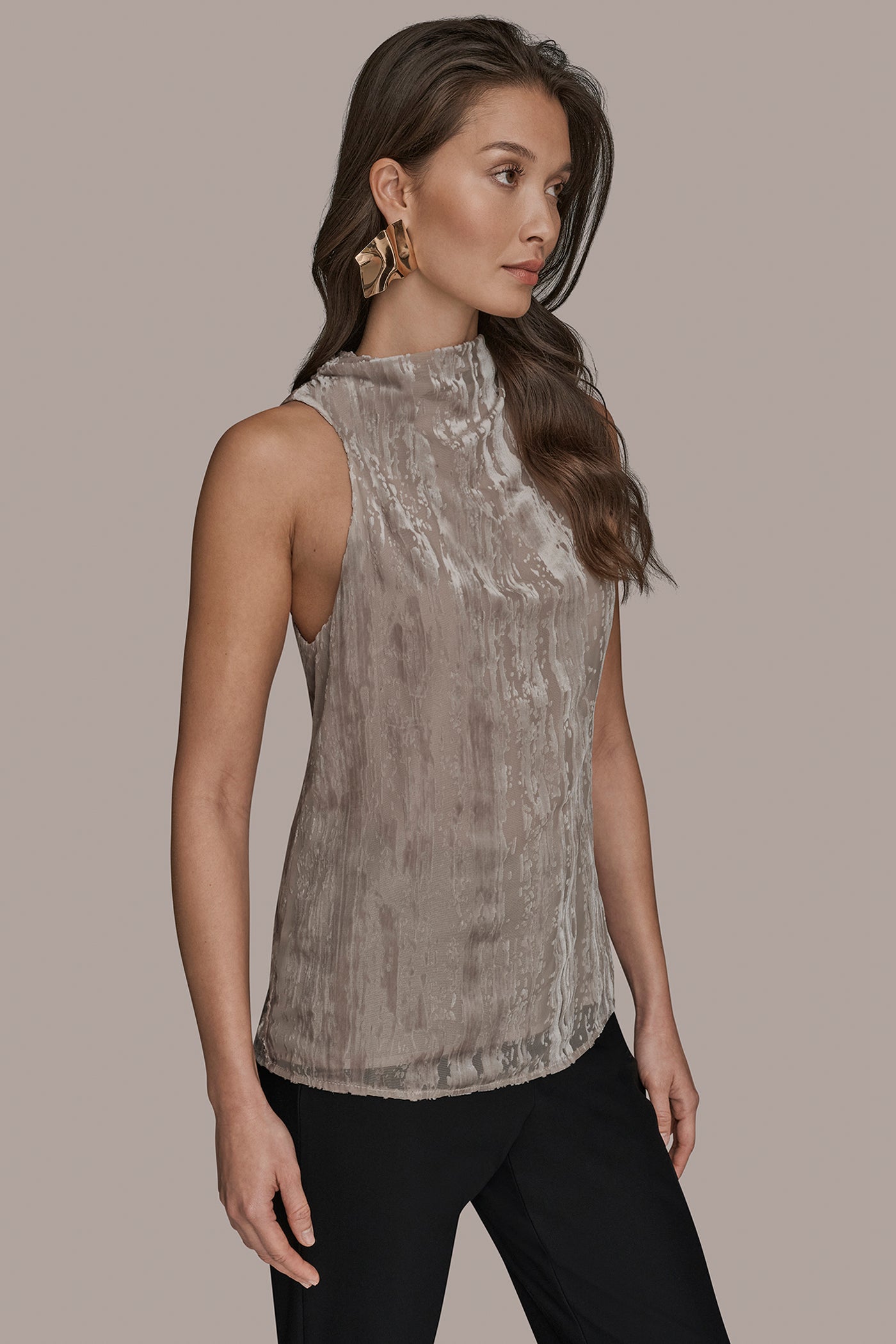 SLEEVELESS HIGH-NECK BURNOUT BLOUSE VIEW 3 | Holiday Collection