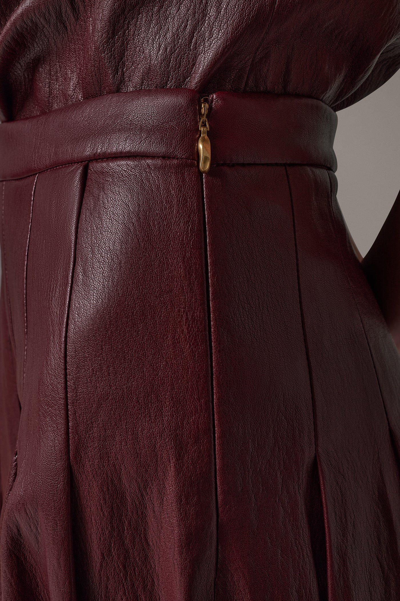 PLEATED SKIRT VIEW 5