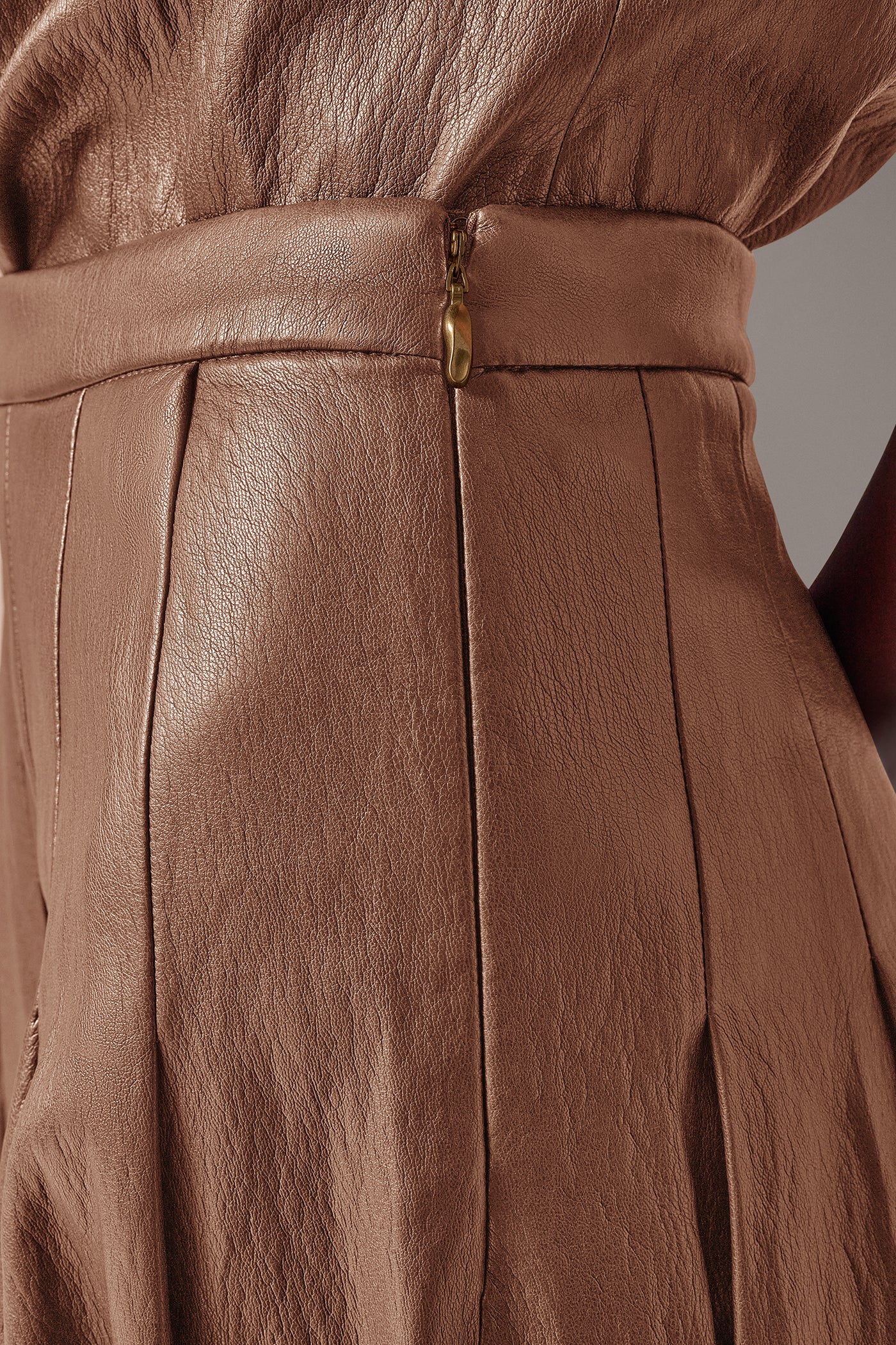 PLEATED SKIRT VIEW 4