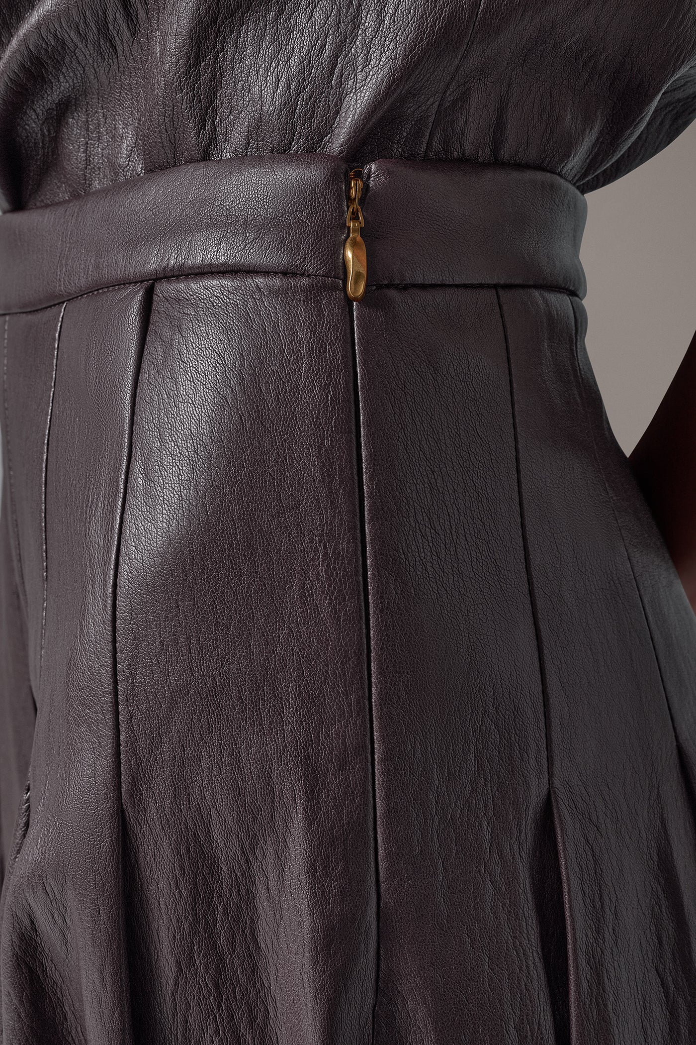 PLEATED MIDI SKIRT VIEW 4