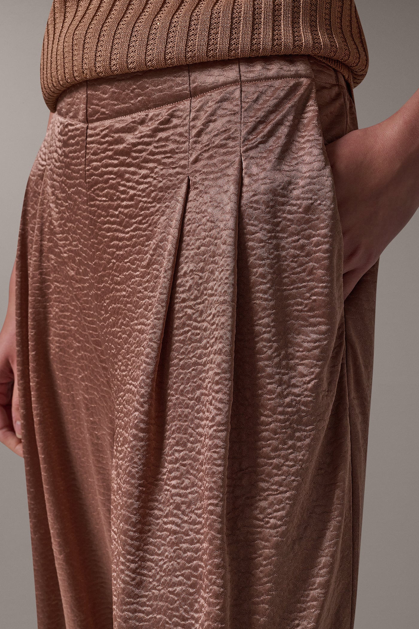 MID-RISE CRINKLE SATIN WIDE-LEG PANT VIEW 2