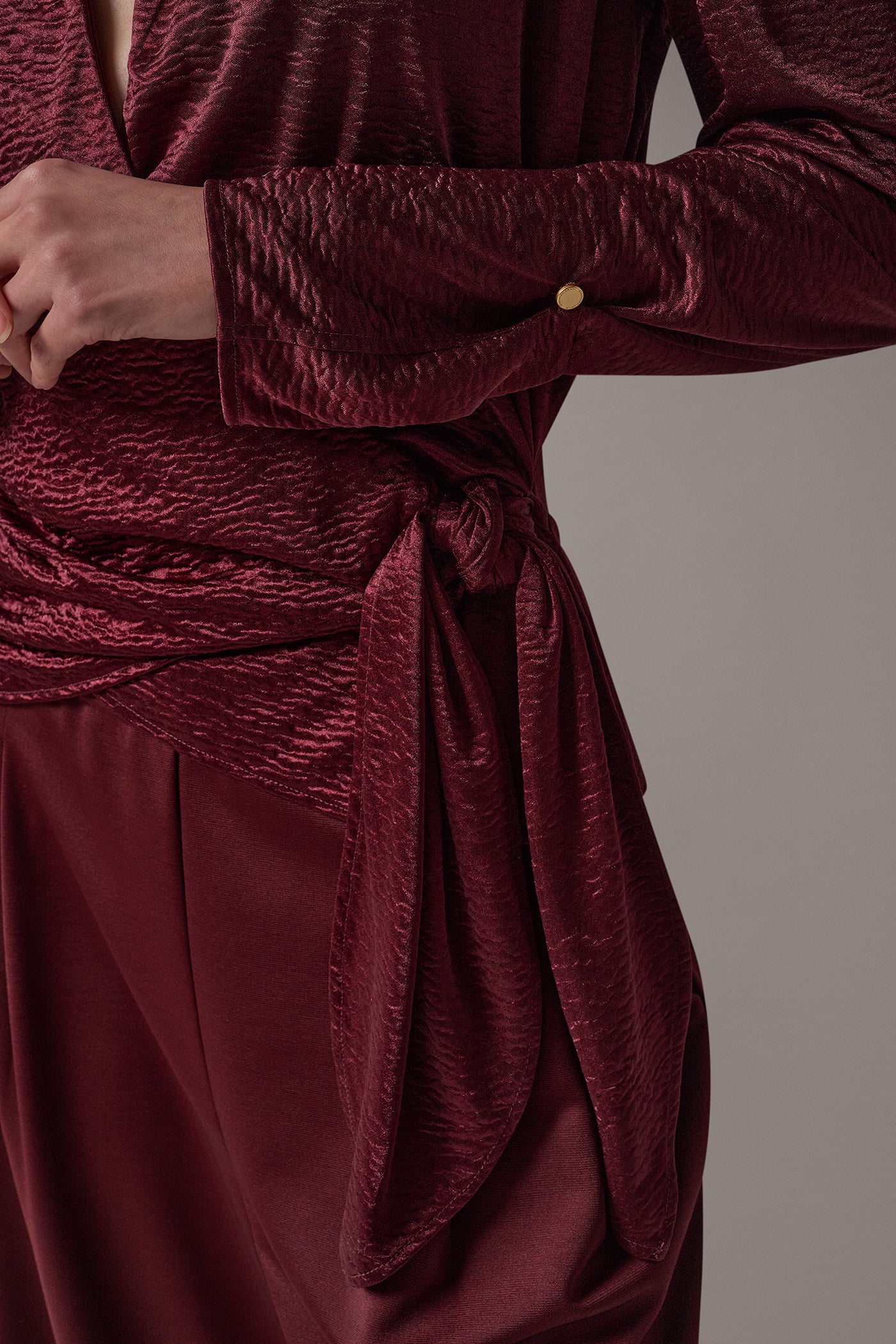 CRINKLE TIE-WAIST BLOUSE VIEW 5