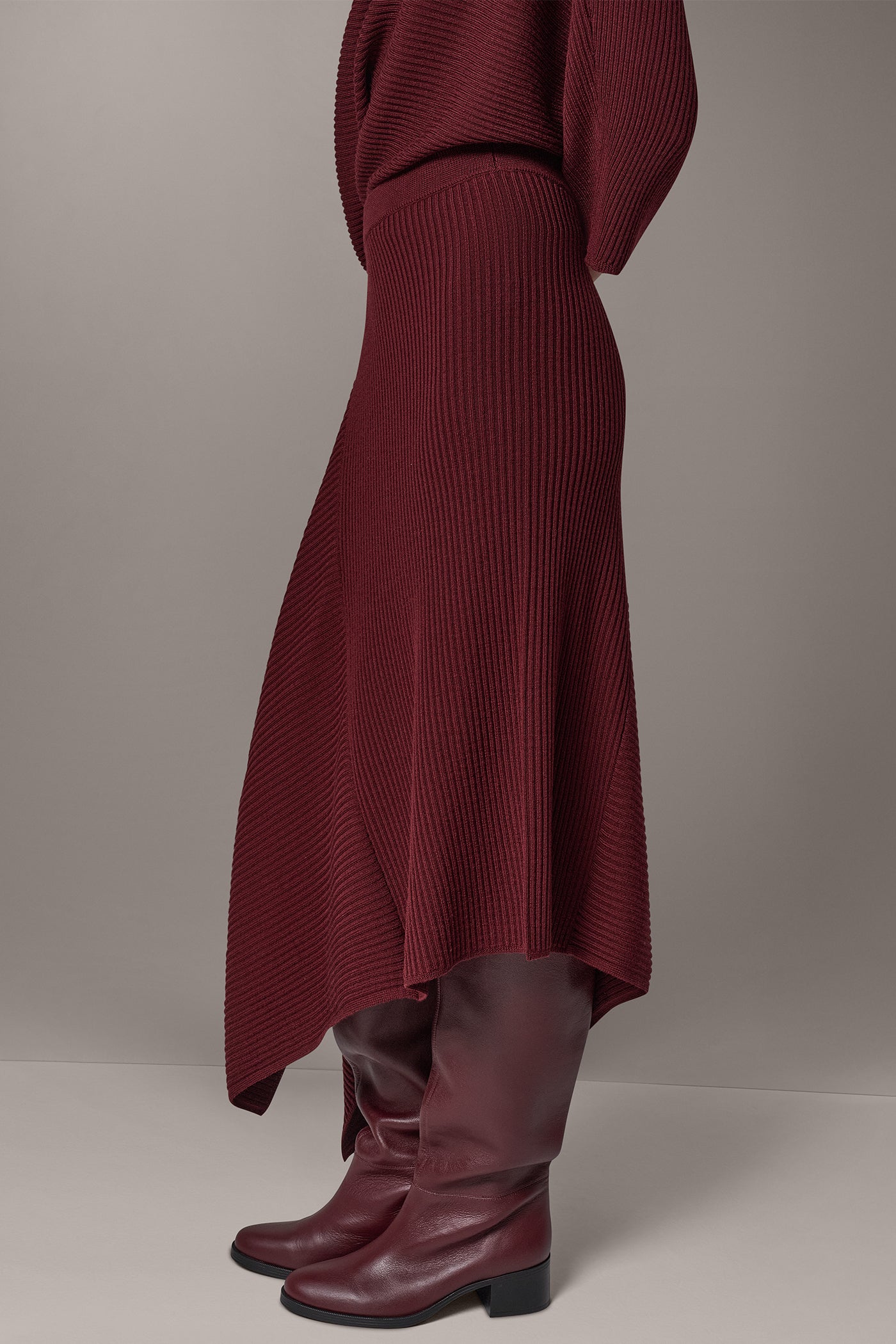 RIB WOOL ASYMMETRIC MIDI SKIRT VIEW 3